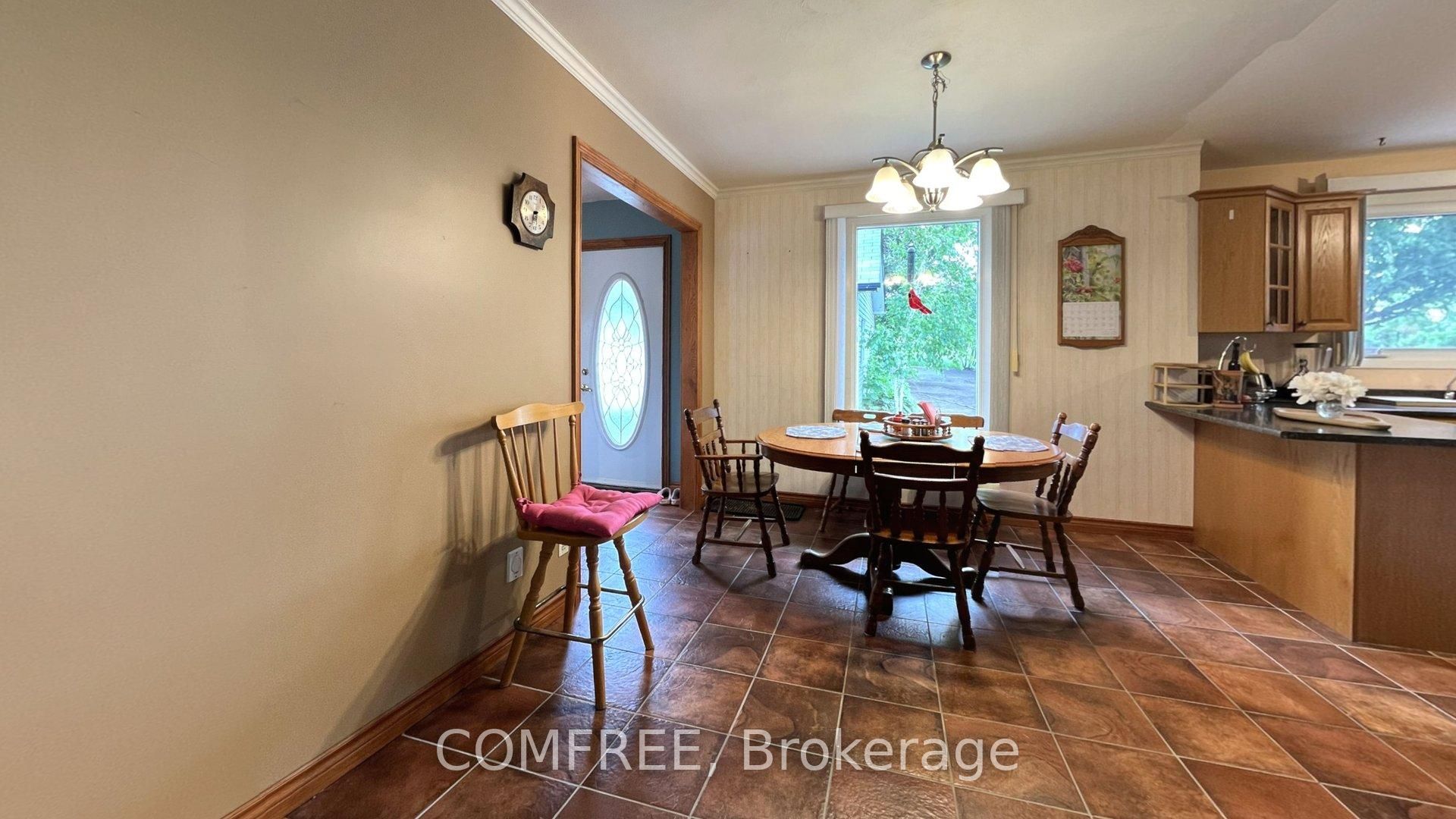 1408 Yankee Line, Selwyn, ON K0L 1T0