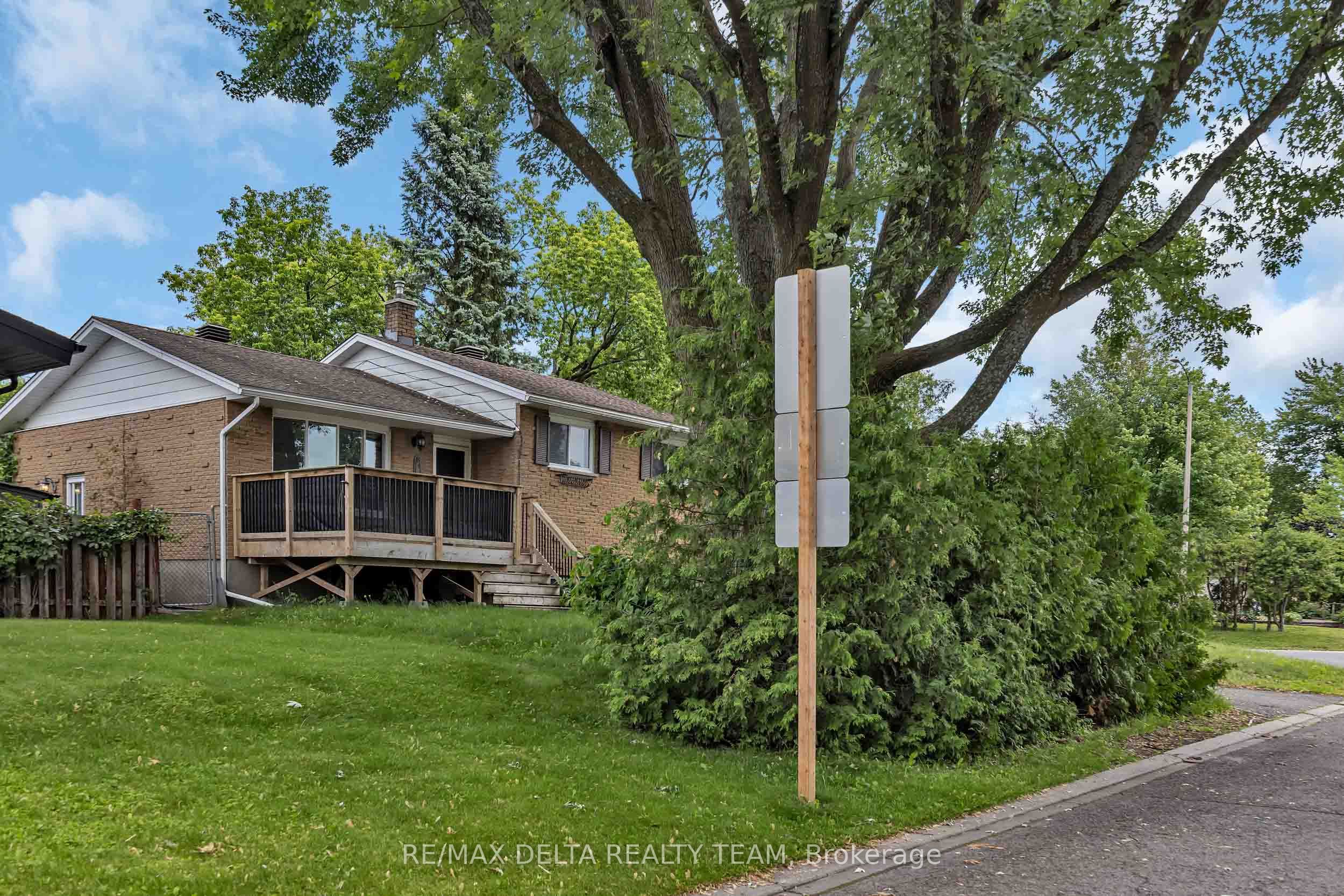 841 Balsam Drive, Orleans - Cumberland and Area, ON K1E 1B8