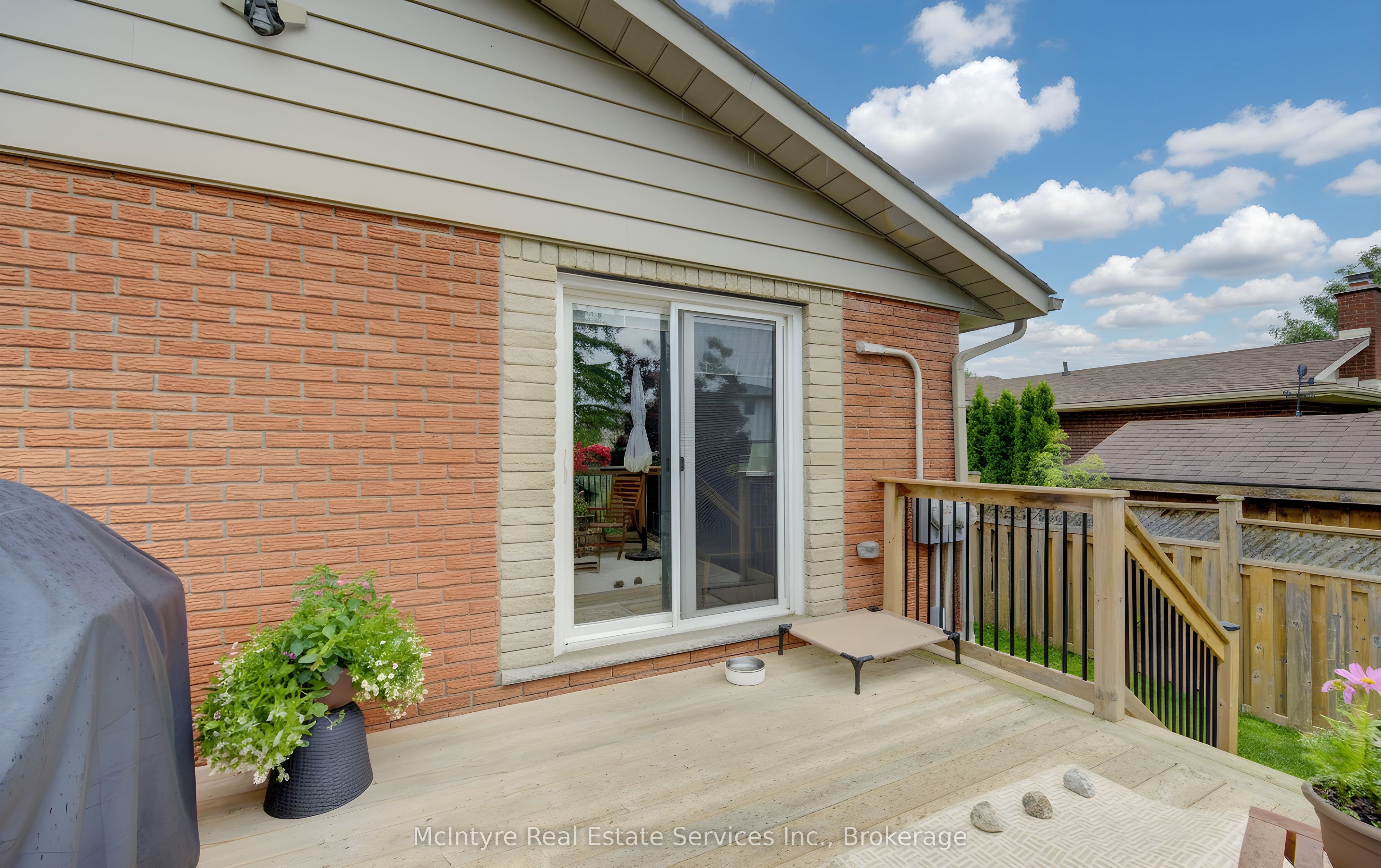 127 Strathcona Crescent, Kitchener, ON N2B 2W8