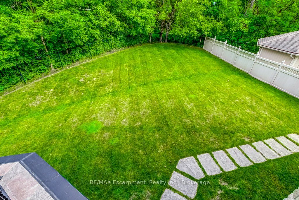 172 Diiorio Circle, Hamilton, ON L9K 1T3