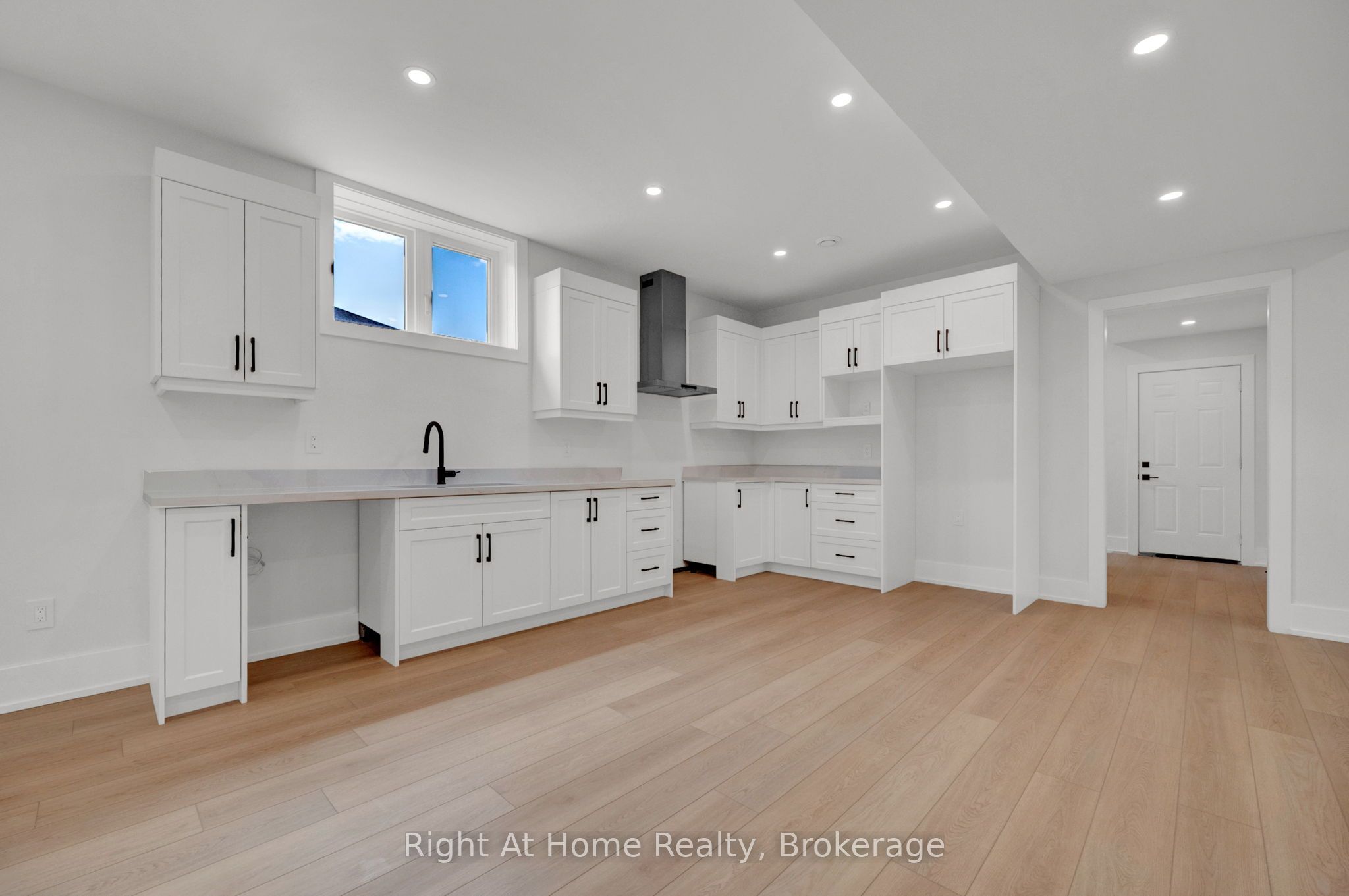 213 Suzanne Mess Boulevard, Cobourg, ON K9A 3L3