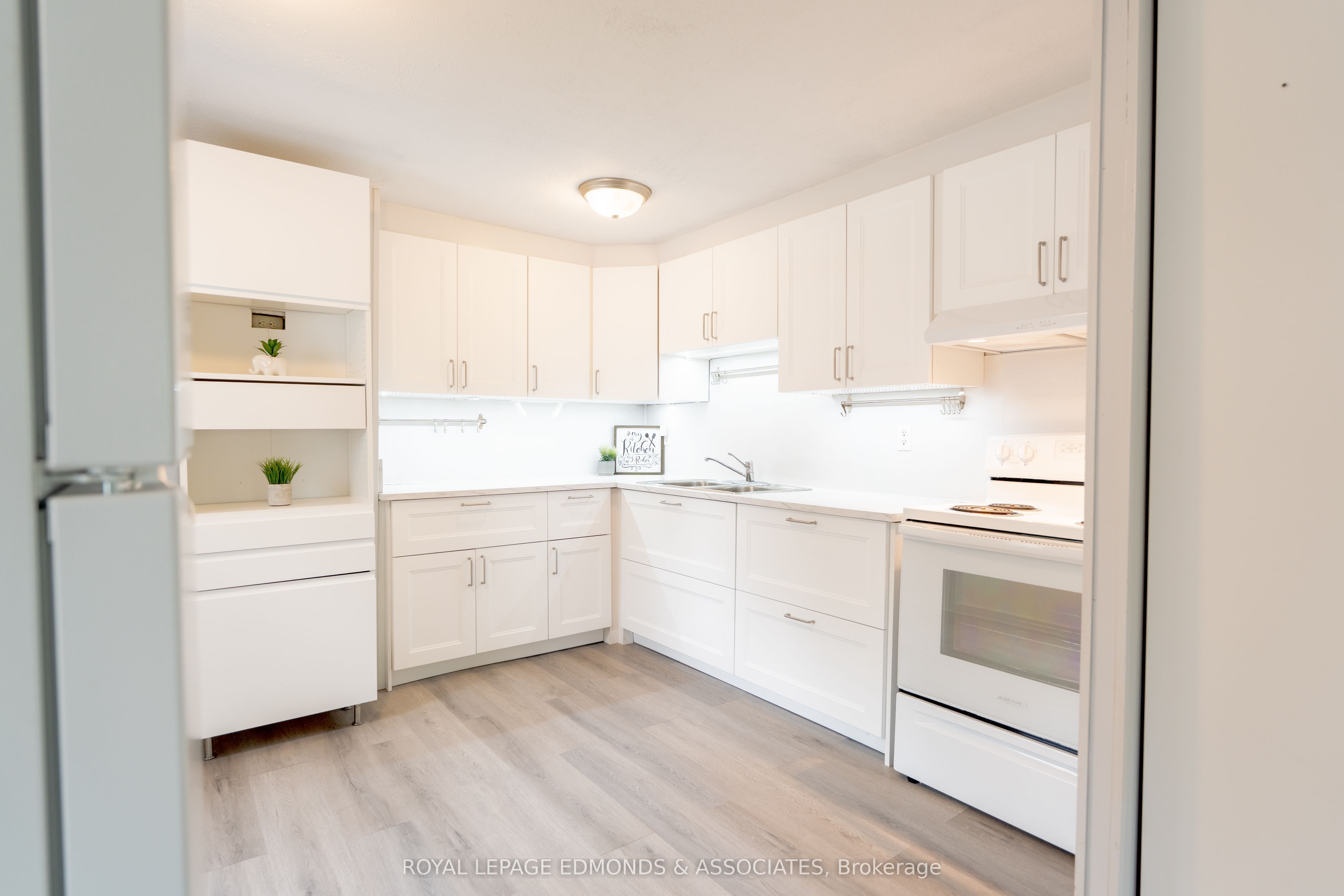 73 Pinehurst Estates, Petawawa, ON K8H 2H2