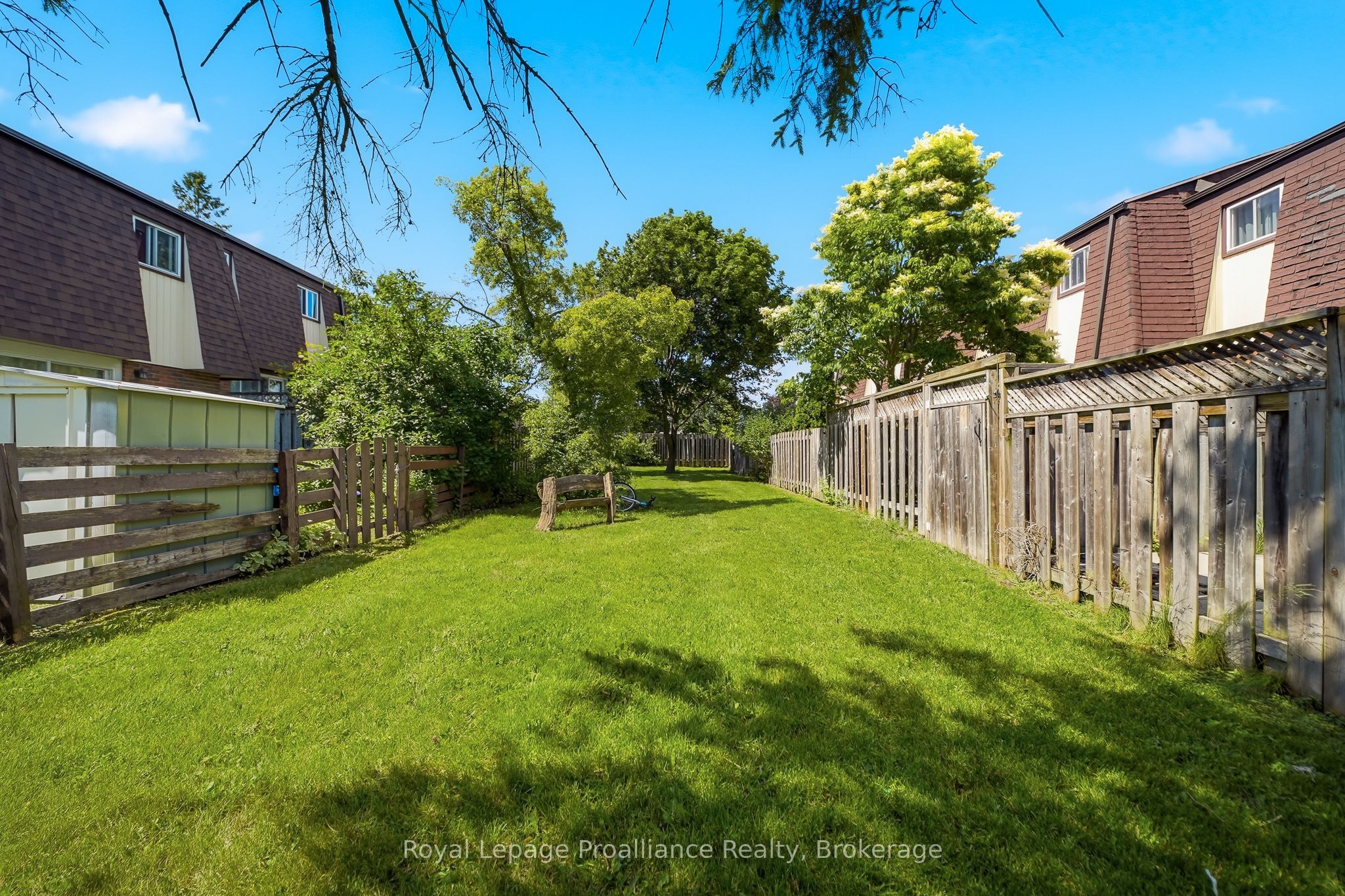 19 Prince of Wales Drive B, Belleville, ON K8P 2T5