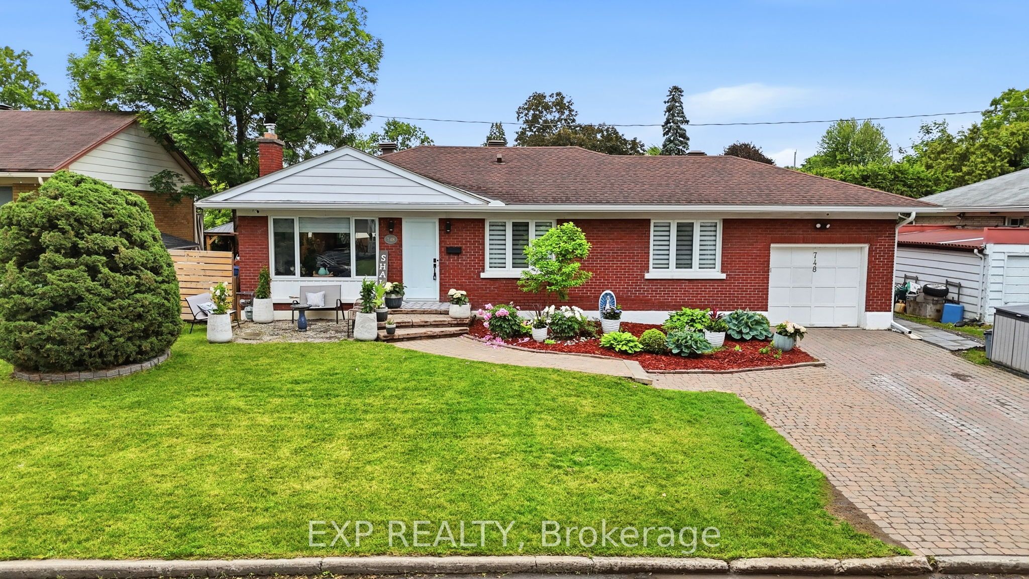 748 WESTON Drive, Elmvale Acres and Area, ON K1G 1W2