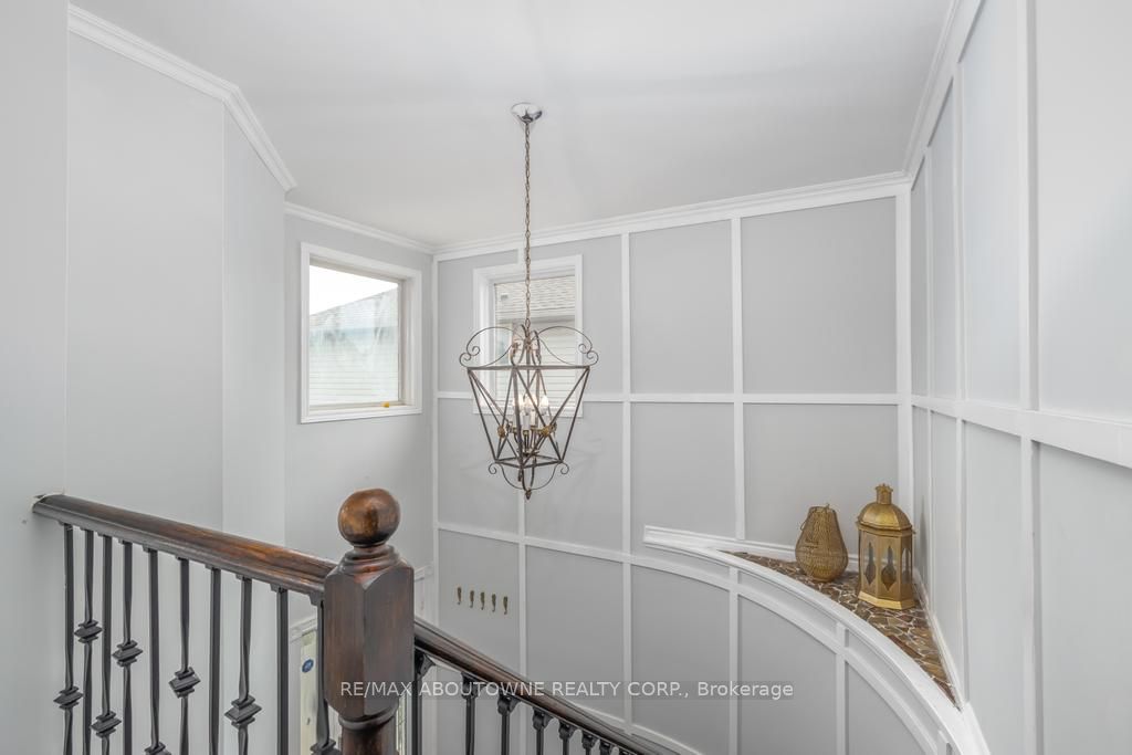 14 SABLE Drive, Hamilton, ON L9K 1K9
