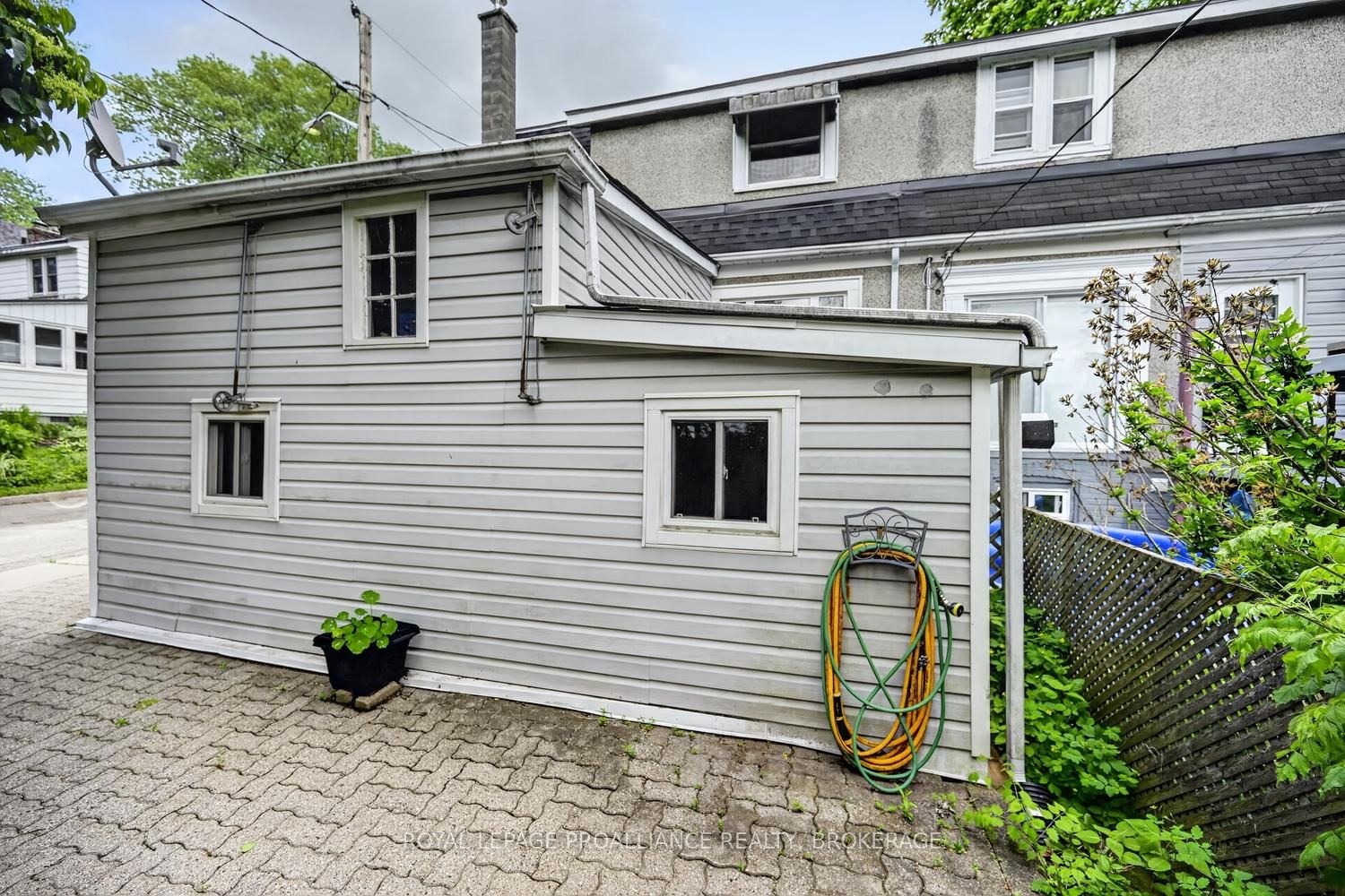 164 Pearl Street W, Brockville, ON K6V 4C8