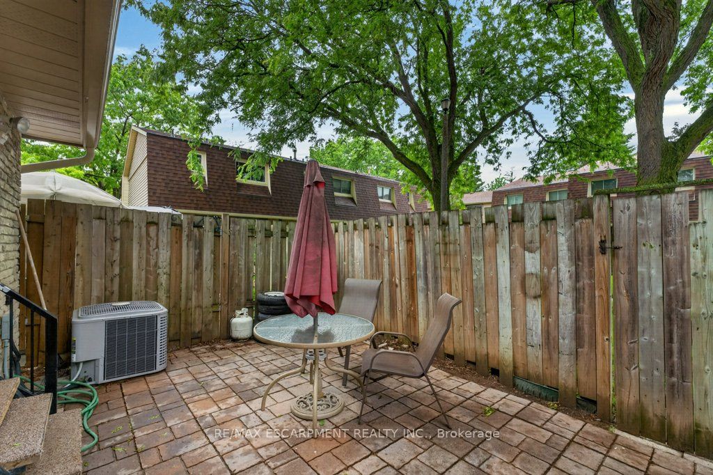 75 Ventura Drive 1, St. Catharines, ON L2R 7J7