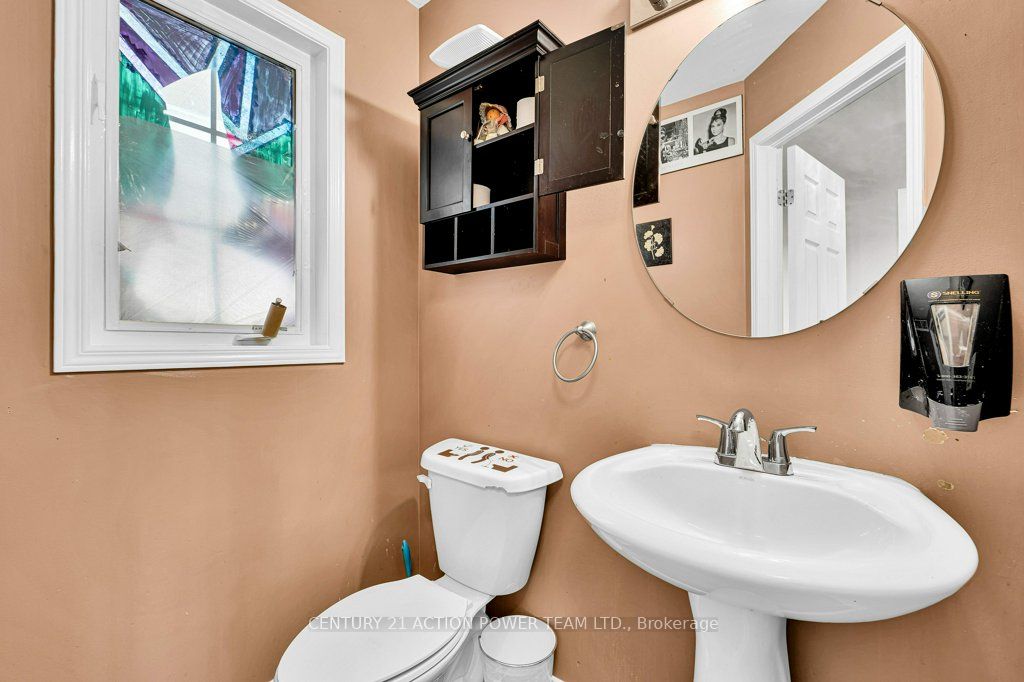 377 Brigitta Street, Kanata, ON K2S 0J1