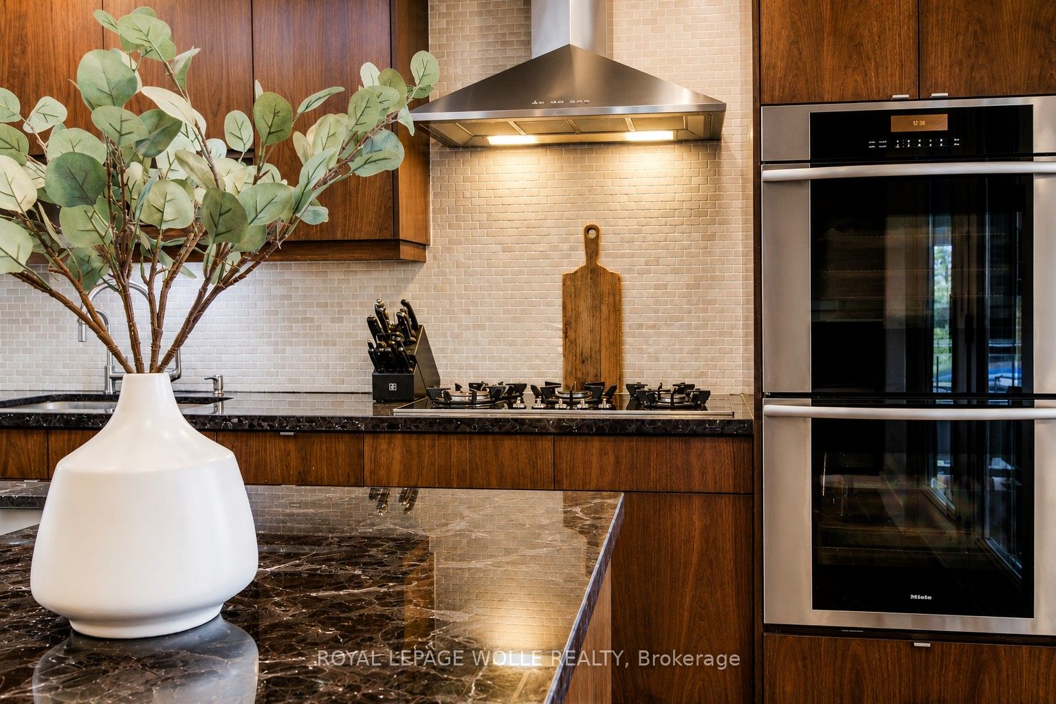 561 Chancery Lane, Waterloo, ON N2T 2N5