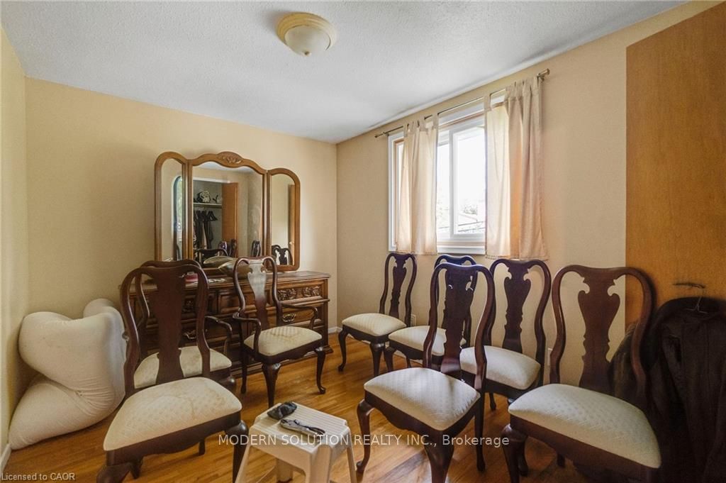 108 Fassett Court, Hamilton, ON L9G 4E7