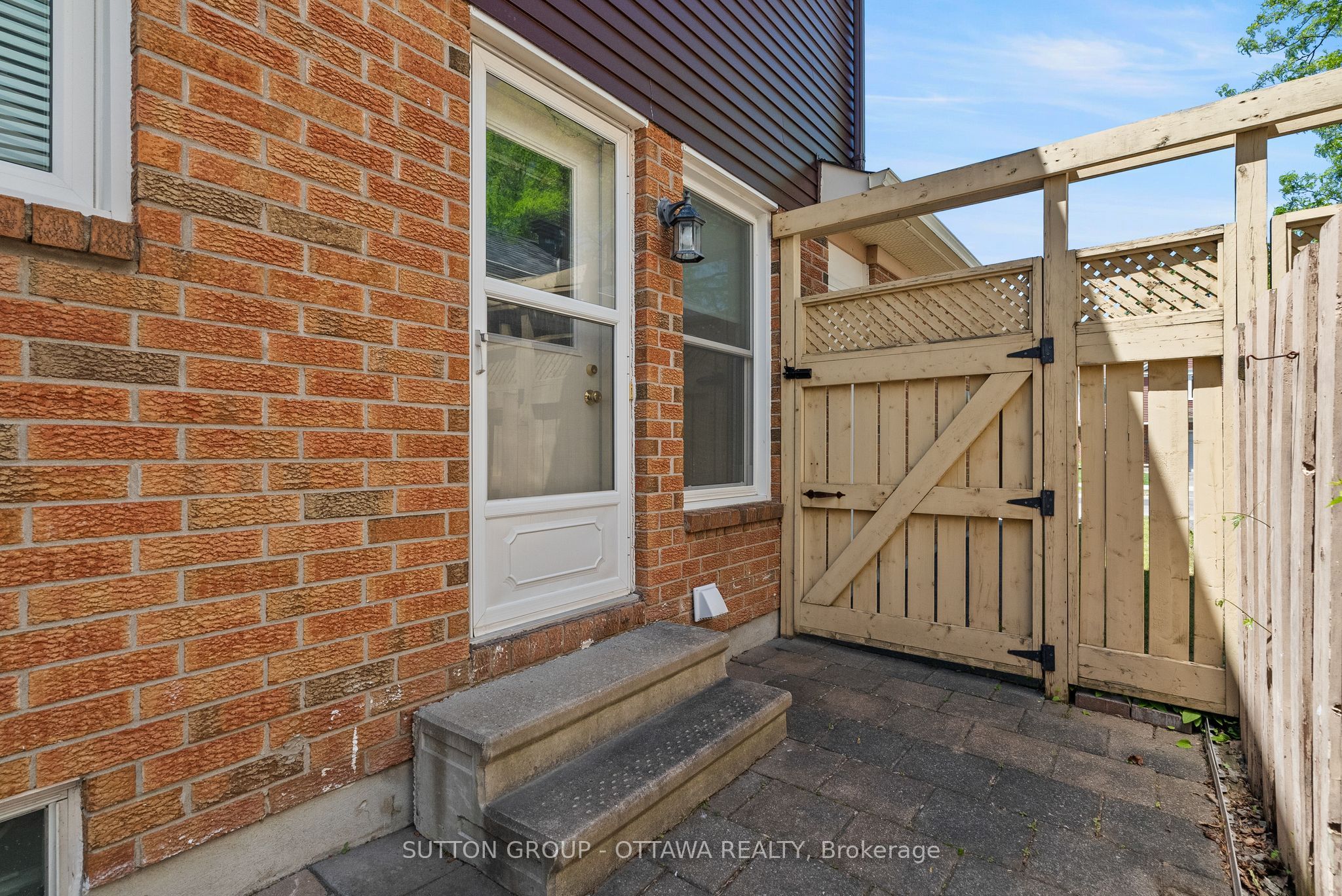 200 McCurdy Drive, Kanata, ON K2L 2L6