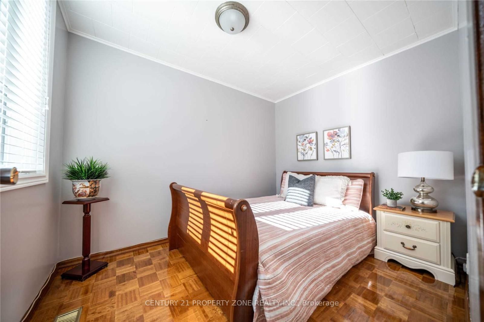 188 Hess Street N, Hamilton, ON L8R 2T4