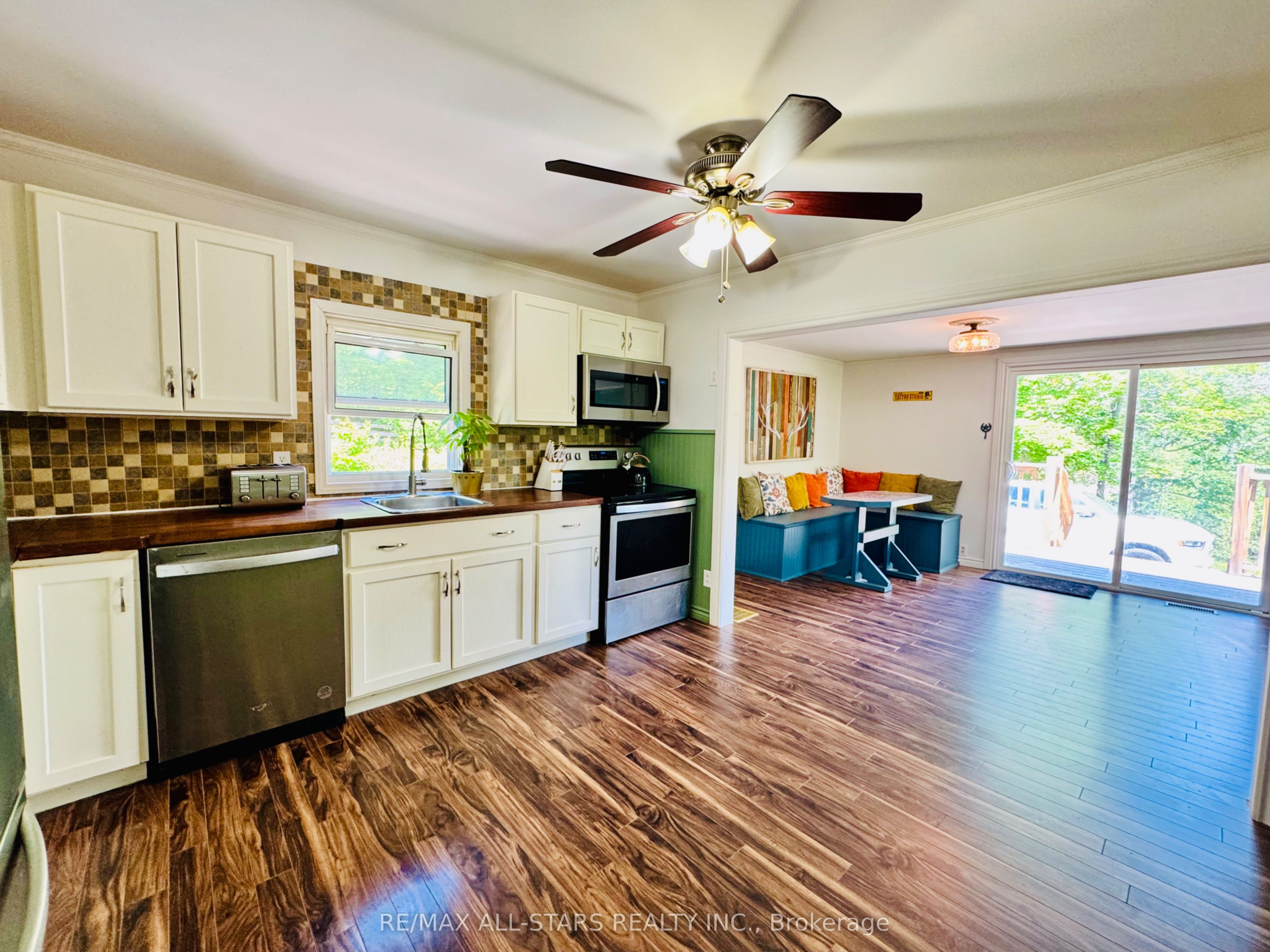 9 Pritchard Road, Hastings Highlands, ON K0J 1L0