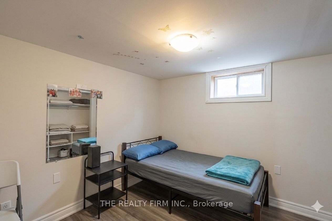348 Winnipeg Boulevard, London East, ON N5W 4V2