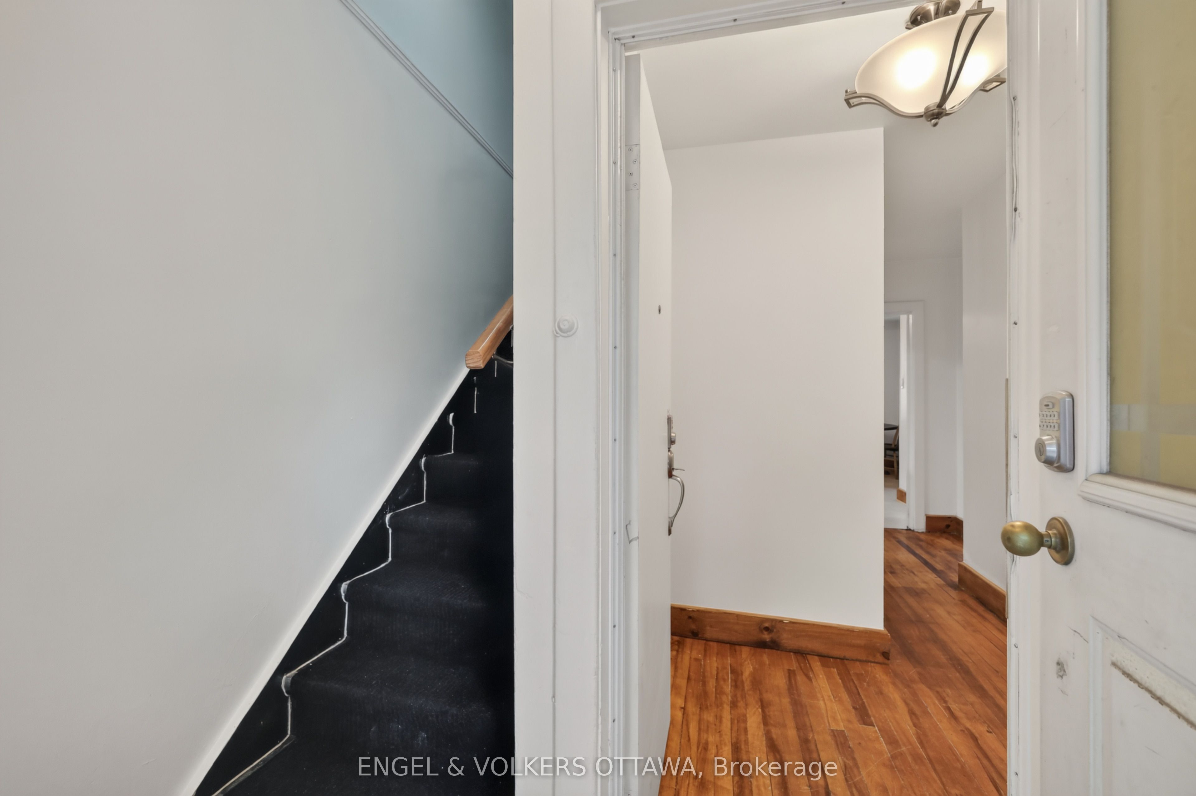 267 Granville Street, Vanier and Kingsview Park, ON K1L 6Z3