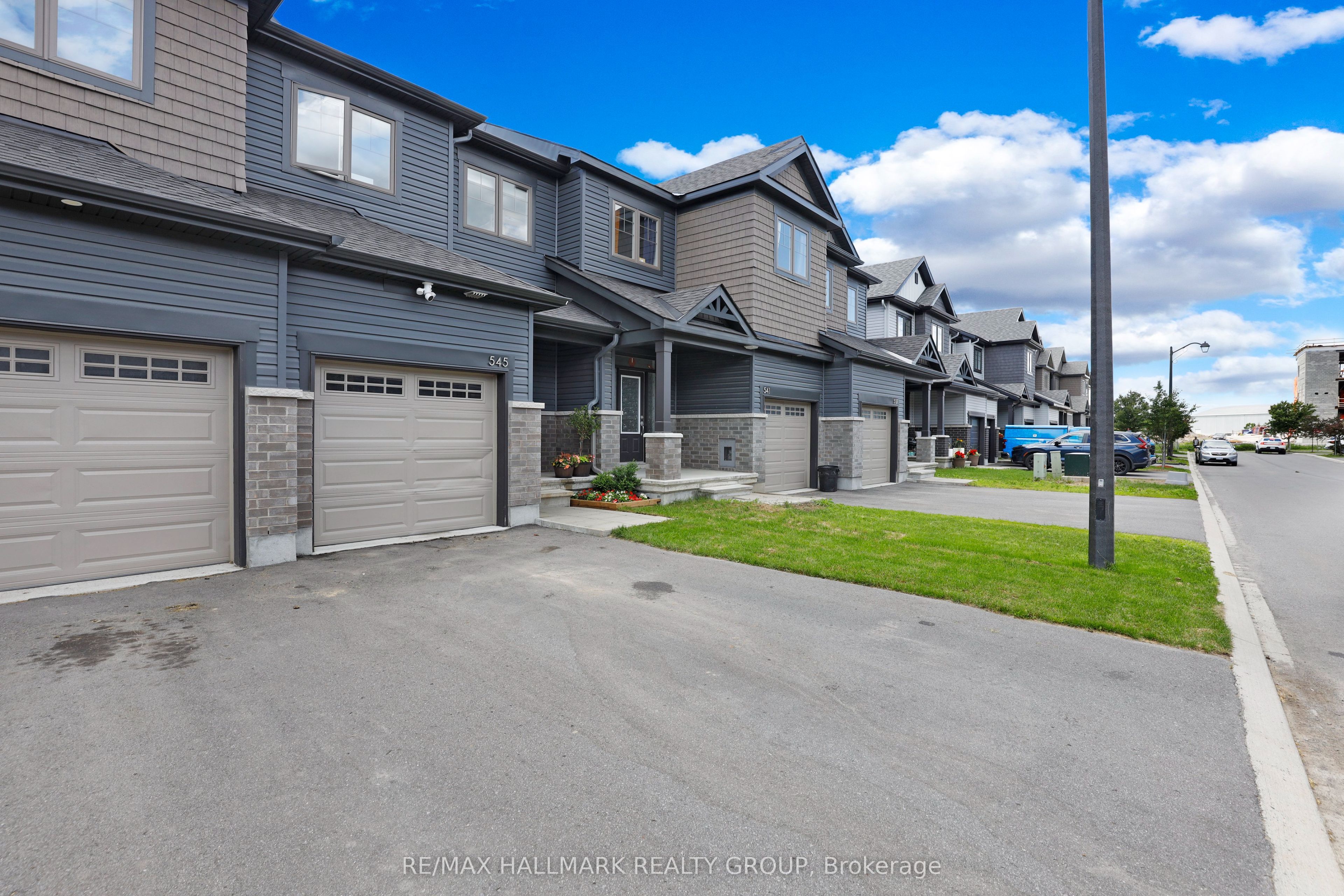 545 Enclave Lane, Clarence-Rockland, ON K4K 0M8