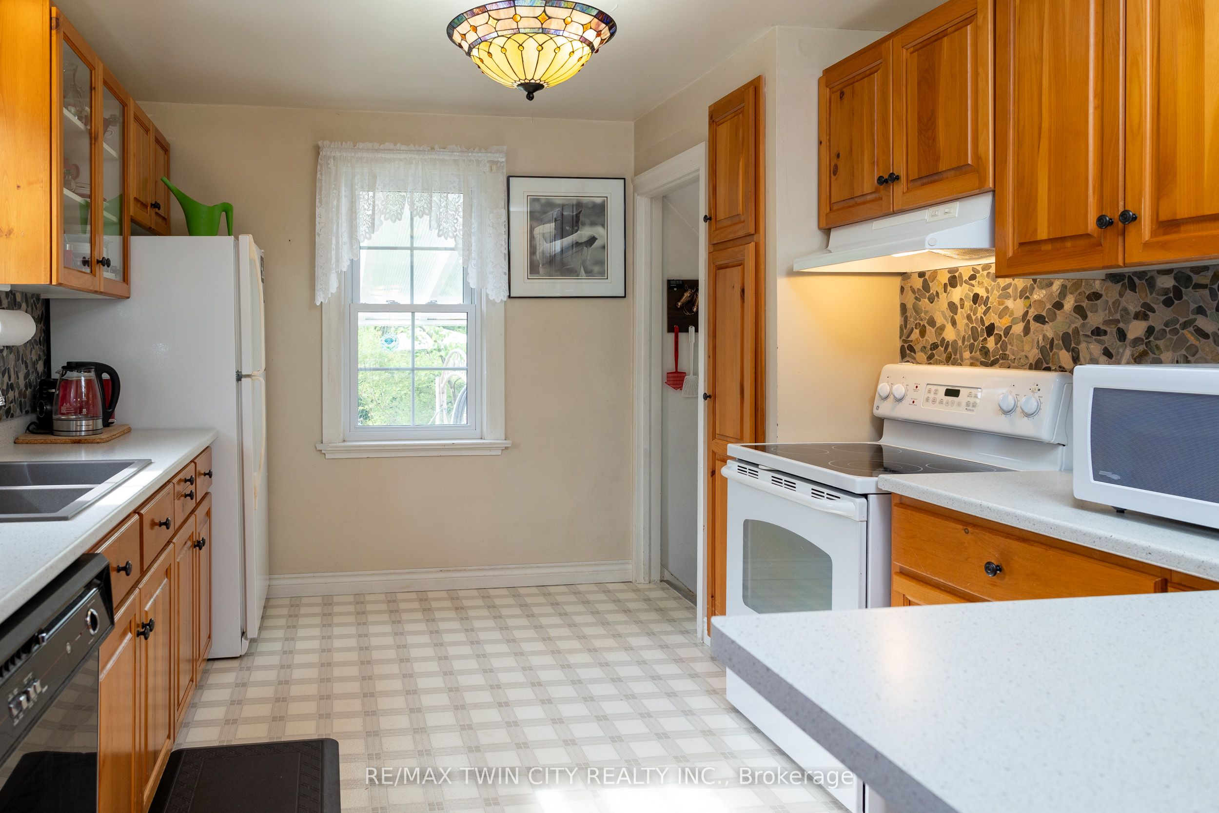 21 BALDWIN Avenue, Brantford, ON N3S 1H6