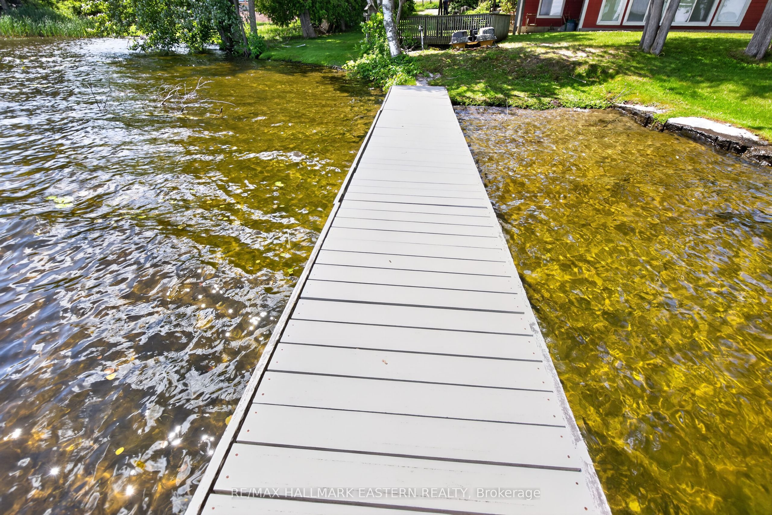 734 Duffus Drive, Selwyn, ON K0L 1T0