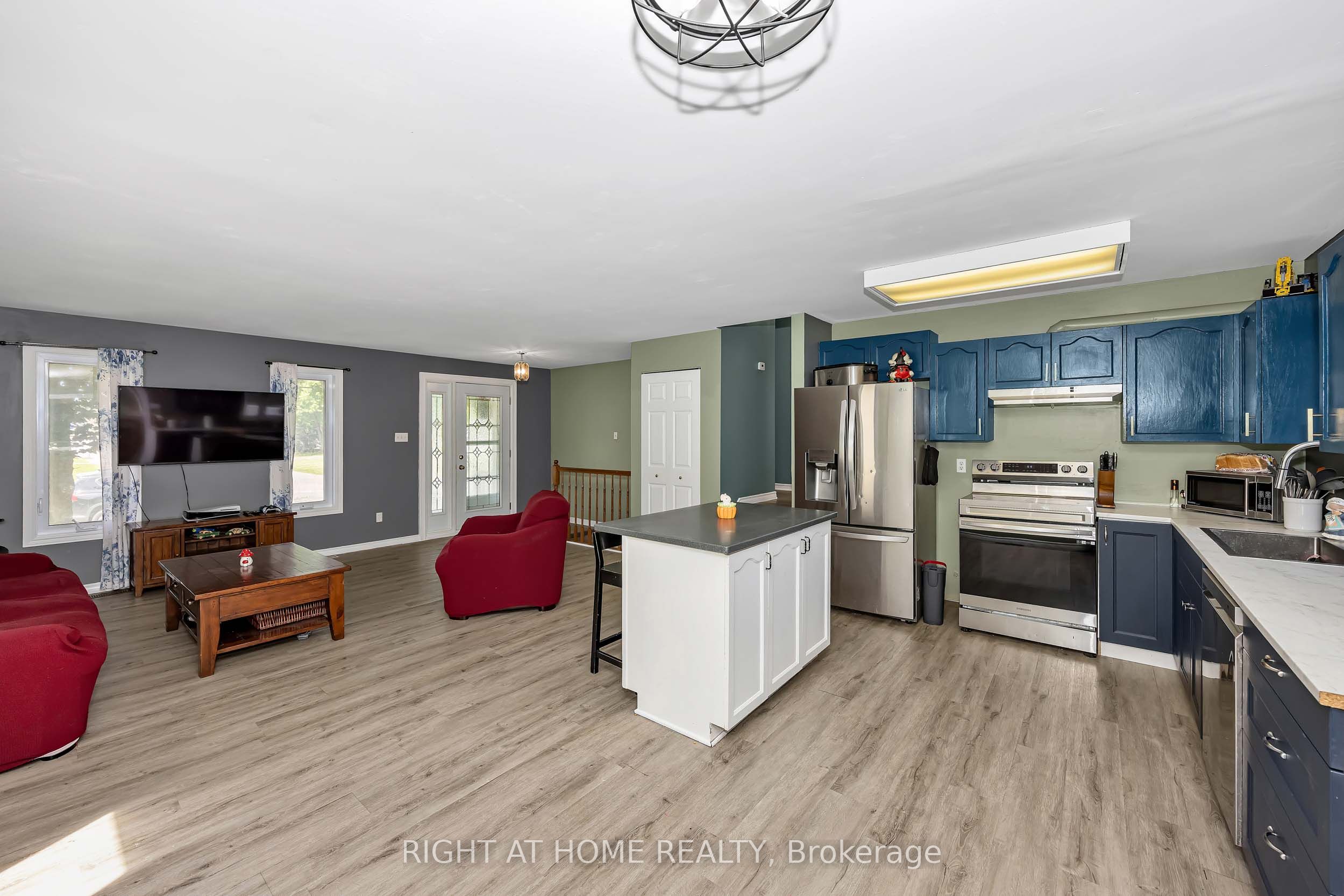73 Castlebeau Street, Russell, ON K0A 1W0