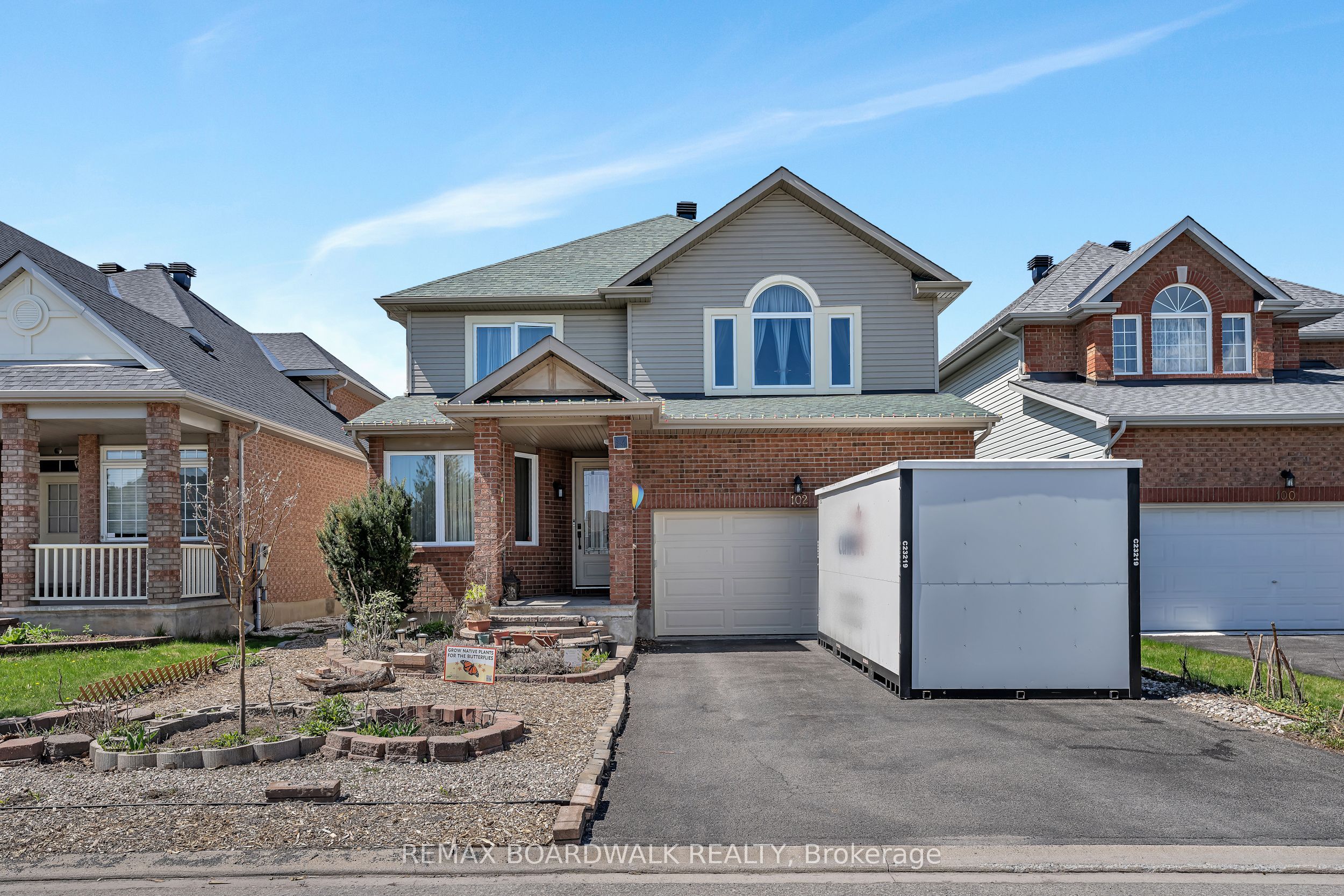 102 Mosswood Court, Hunt Club - Windsor Park Village and Area, ON K1V 0N6