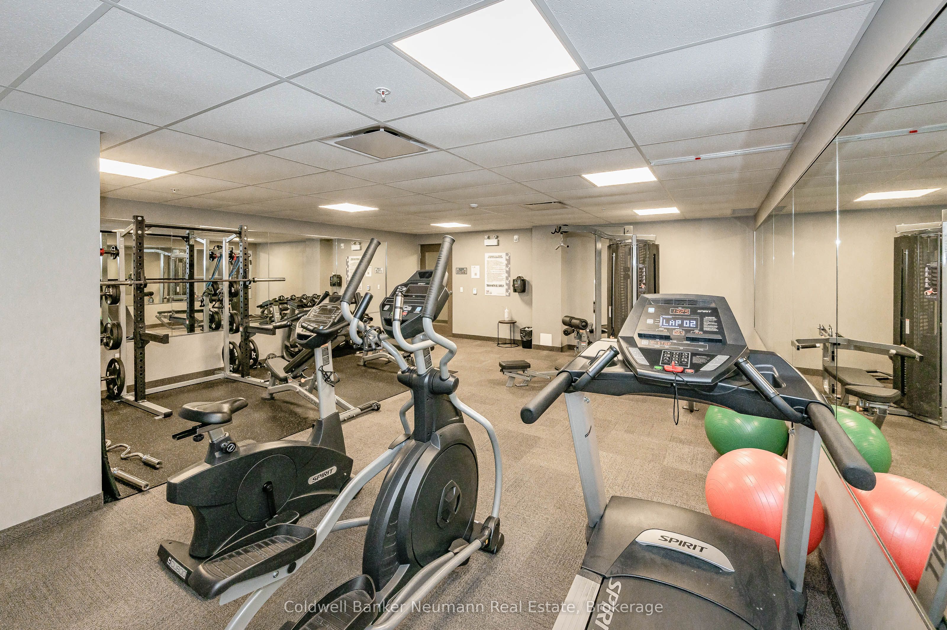 104 Summit Ridge Drive 102, Guelph, ON N1E 0R5