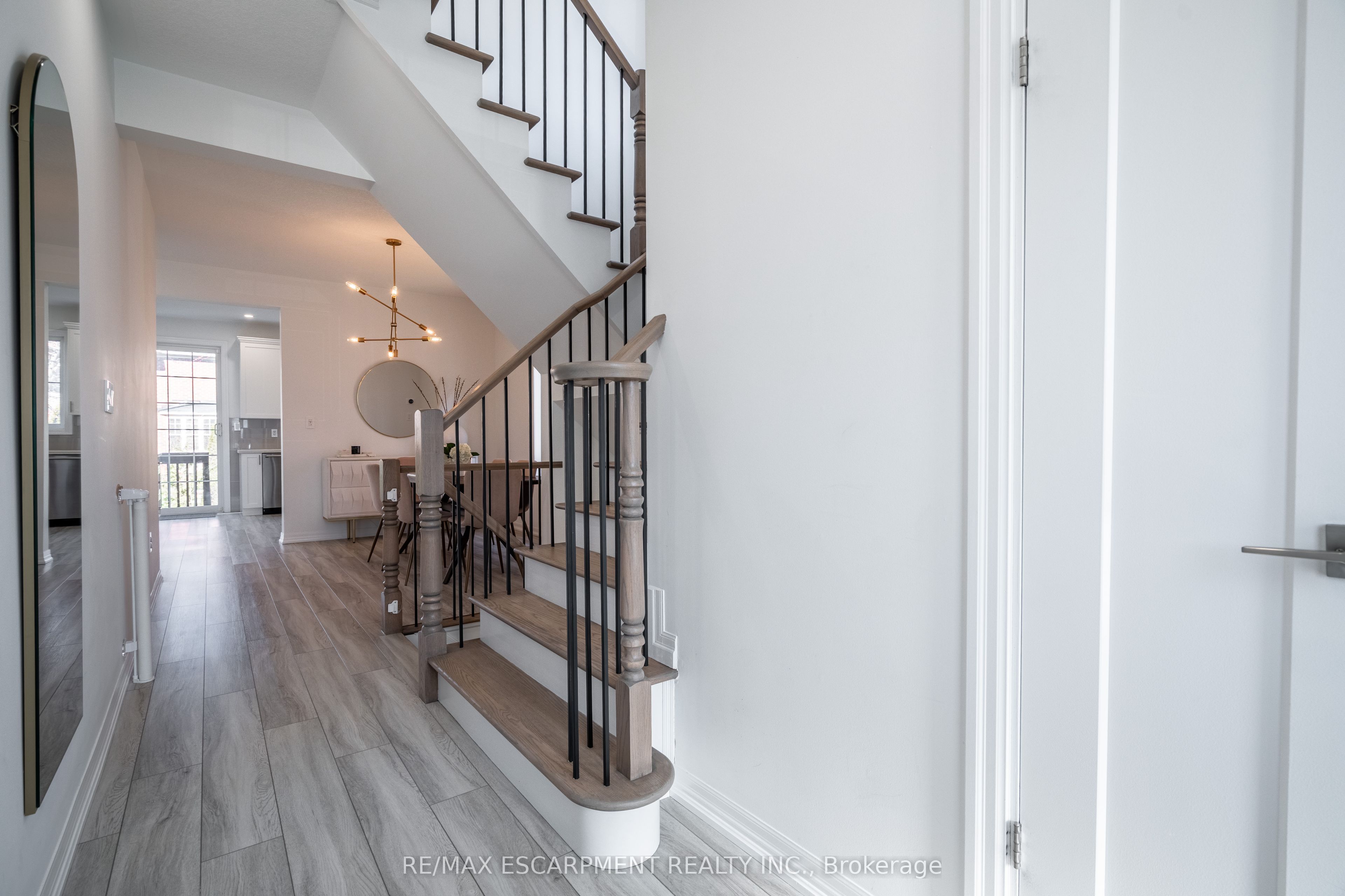 80 Montreal Circle, Hamilton, ON L8E 0C9