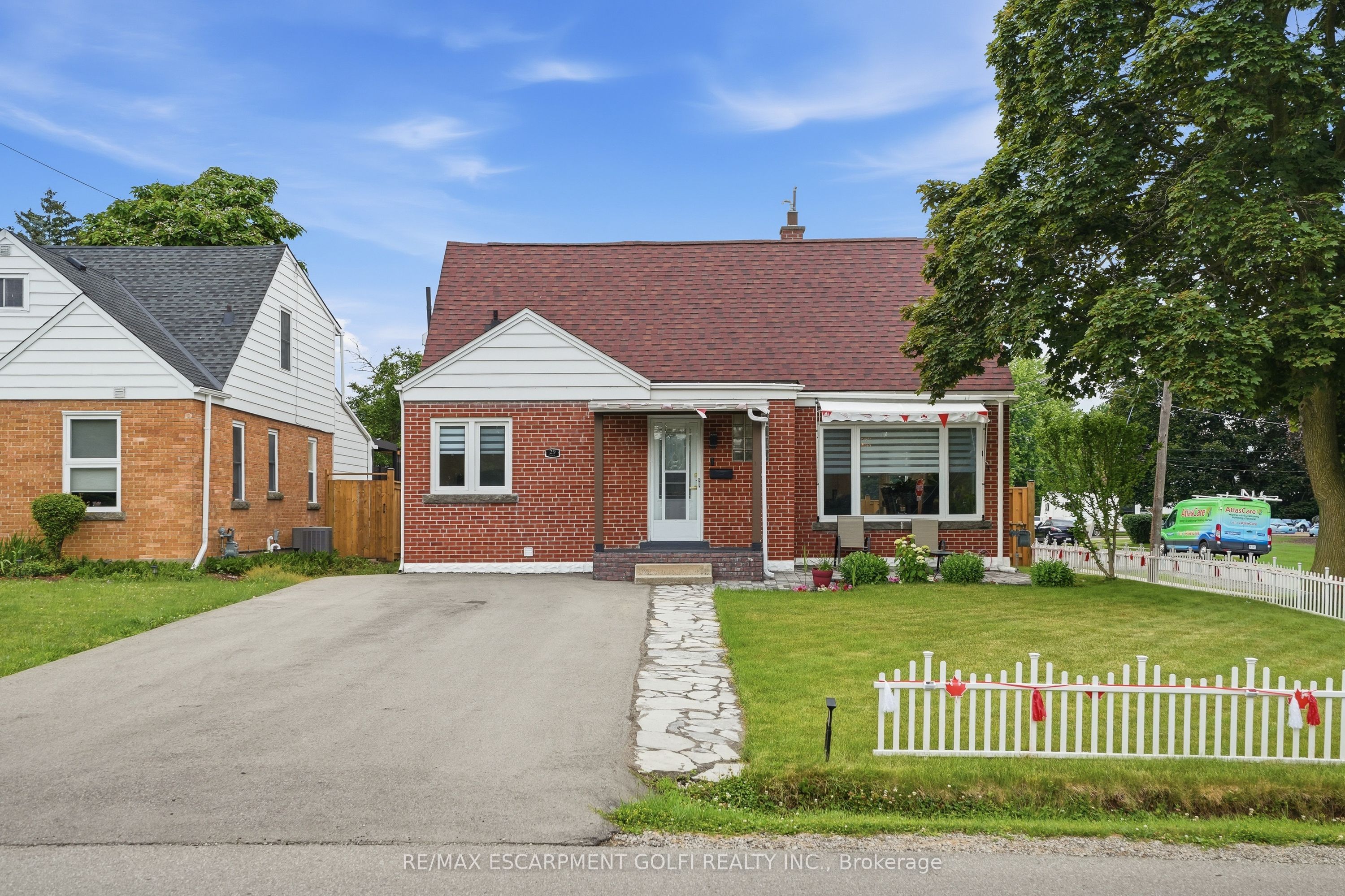 29 Second Street N, Hamilton, ON L8G 1Y8