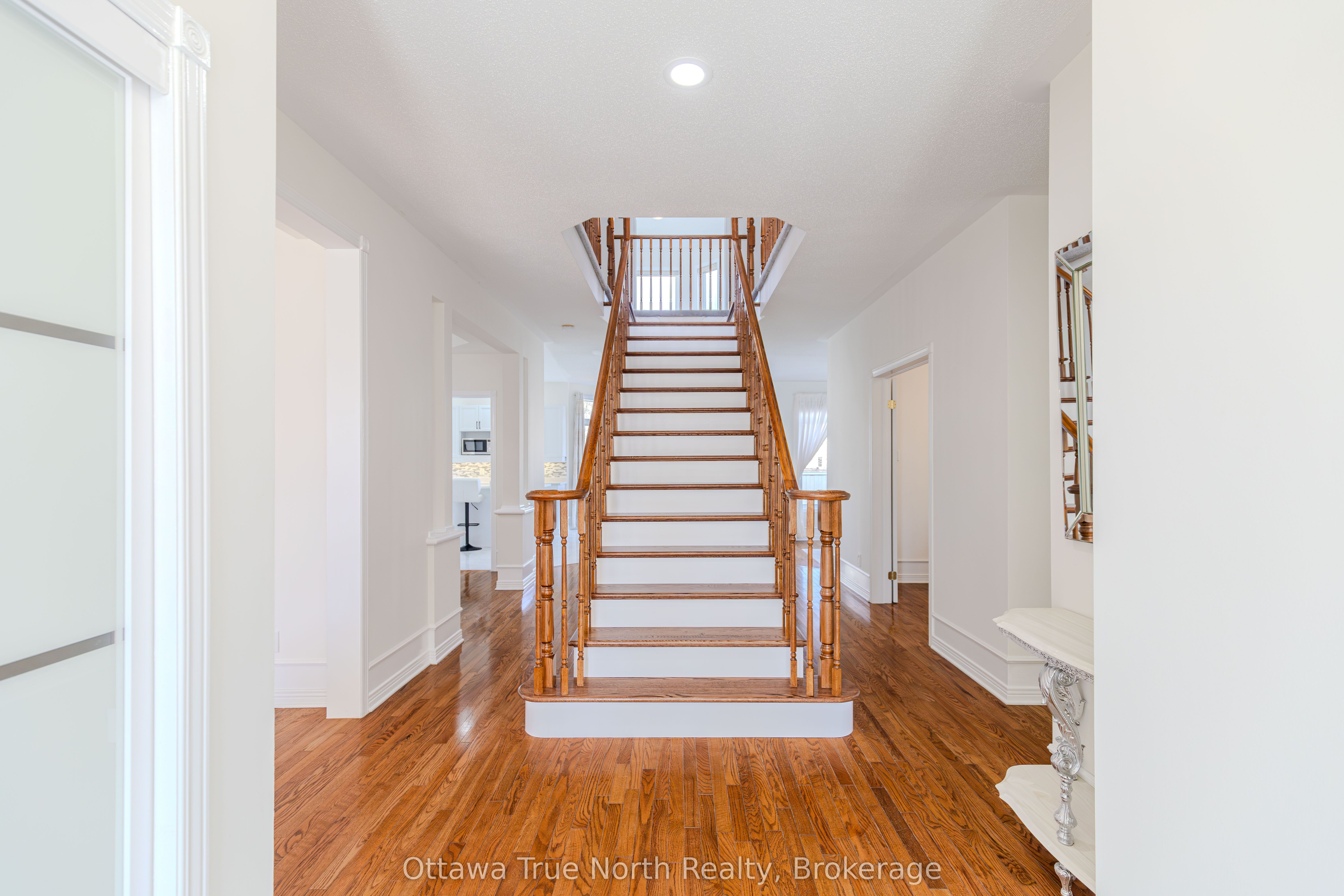 19 Black Tern Crescent, Kanata, ON K2M 2Z4