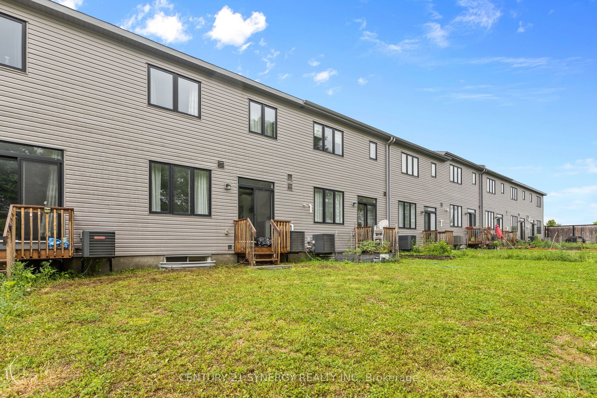 112 Attwell Private, Kanata, ON K2K 0P6