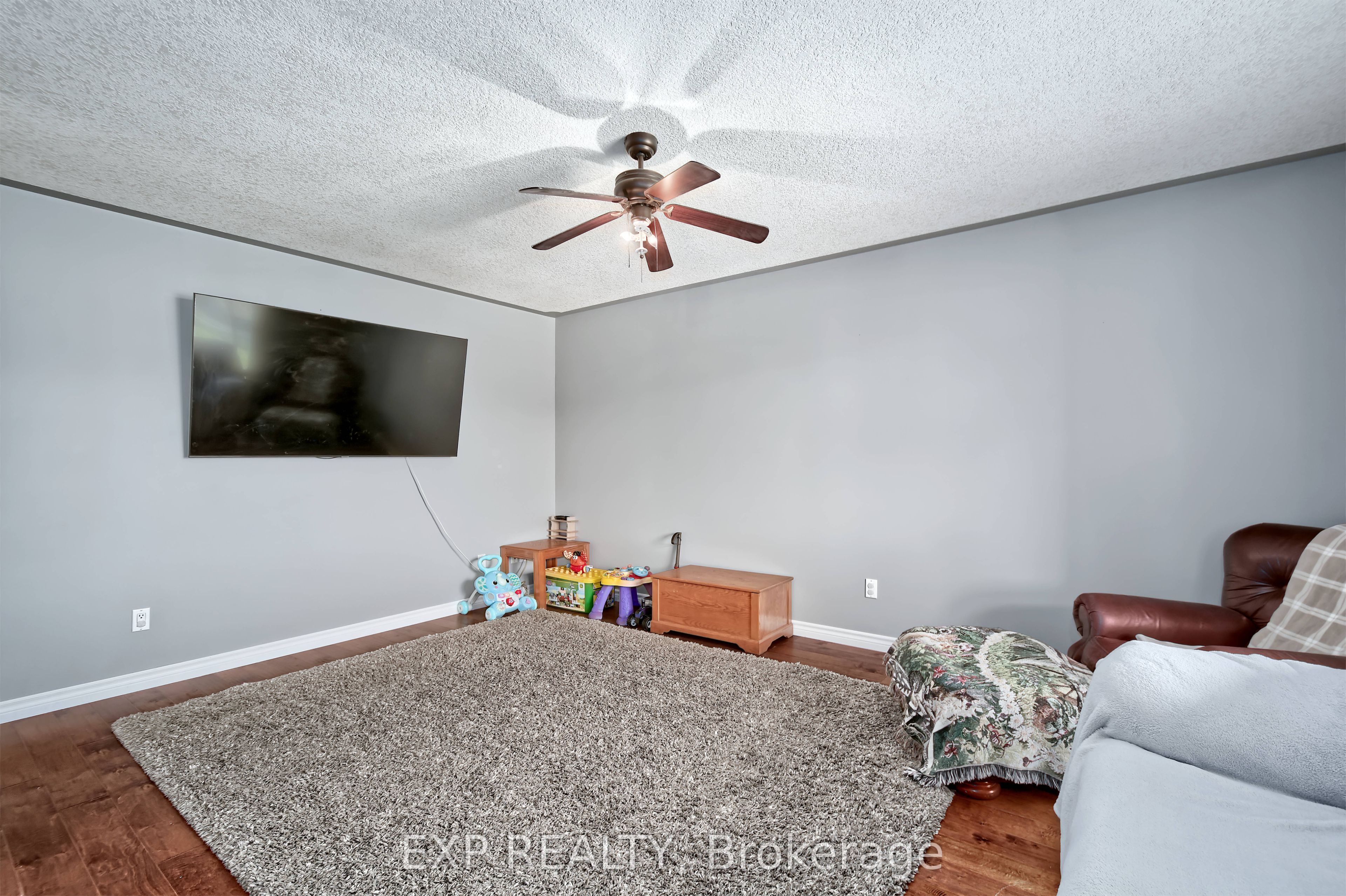 8 Rebecca Drive, Aylmer, ON N5H 3G4