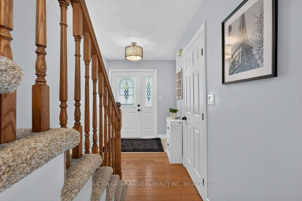 33 Clifford Street, Loyalist, ON K7N 1Y6