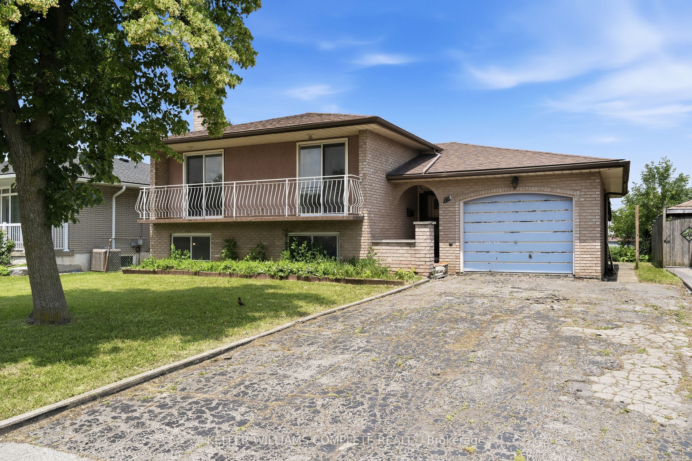 34 Windrush Crescent, Hamilton, ON L8V 2K8