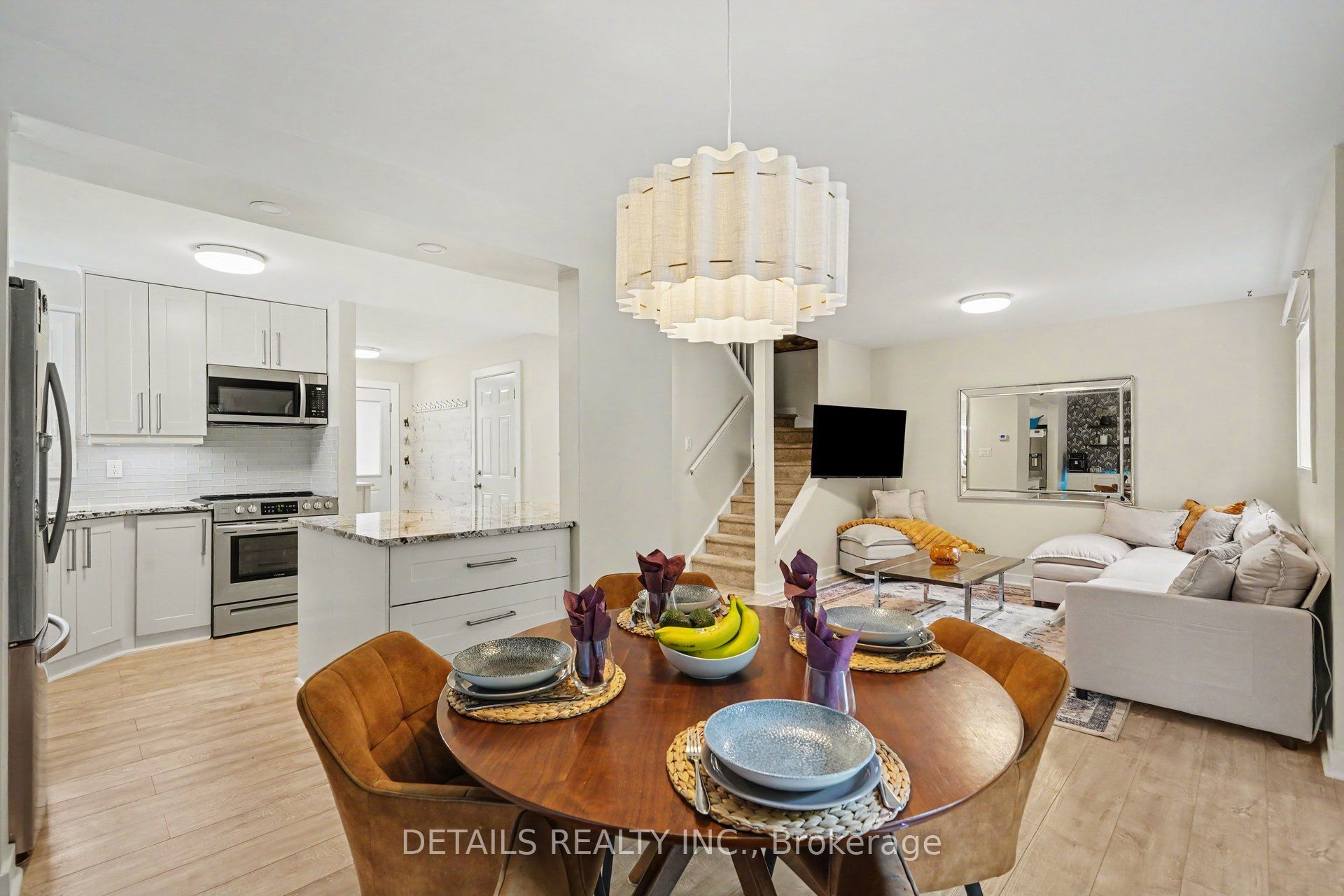 13 Willowview Way, Barrhaven, ON K2J 2P7