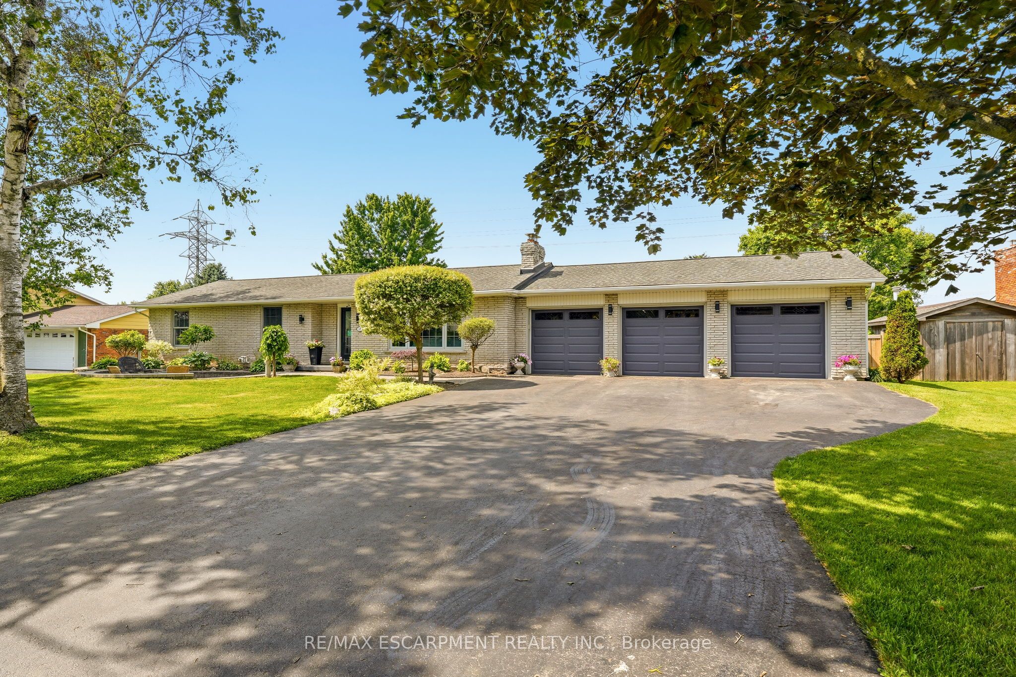 18 Fireside Drive, Hamilton, ON L8N 2Z7