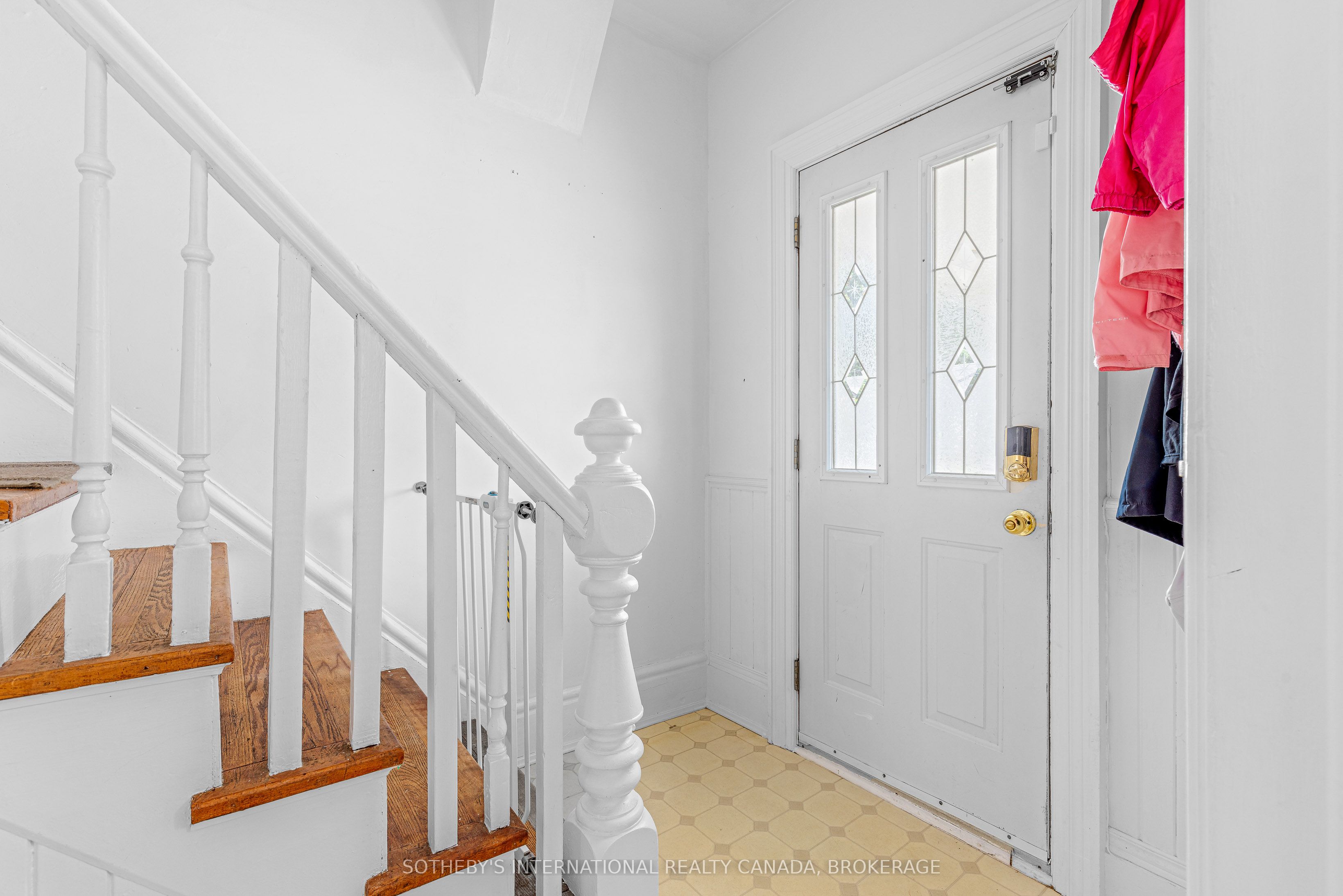 276 First Street, Gananoque, ON K7G 2J4