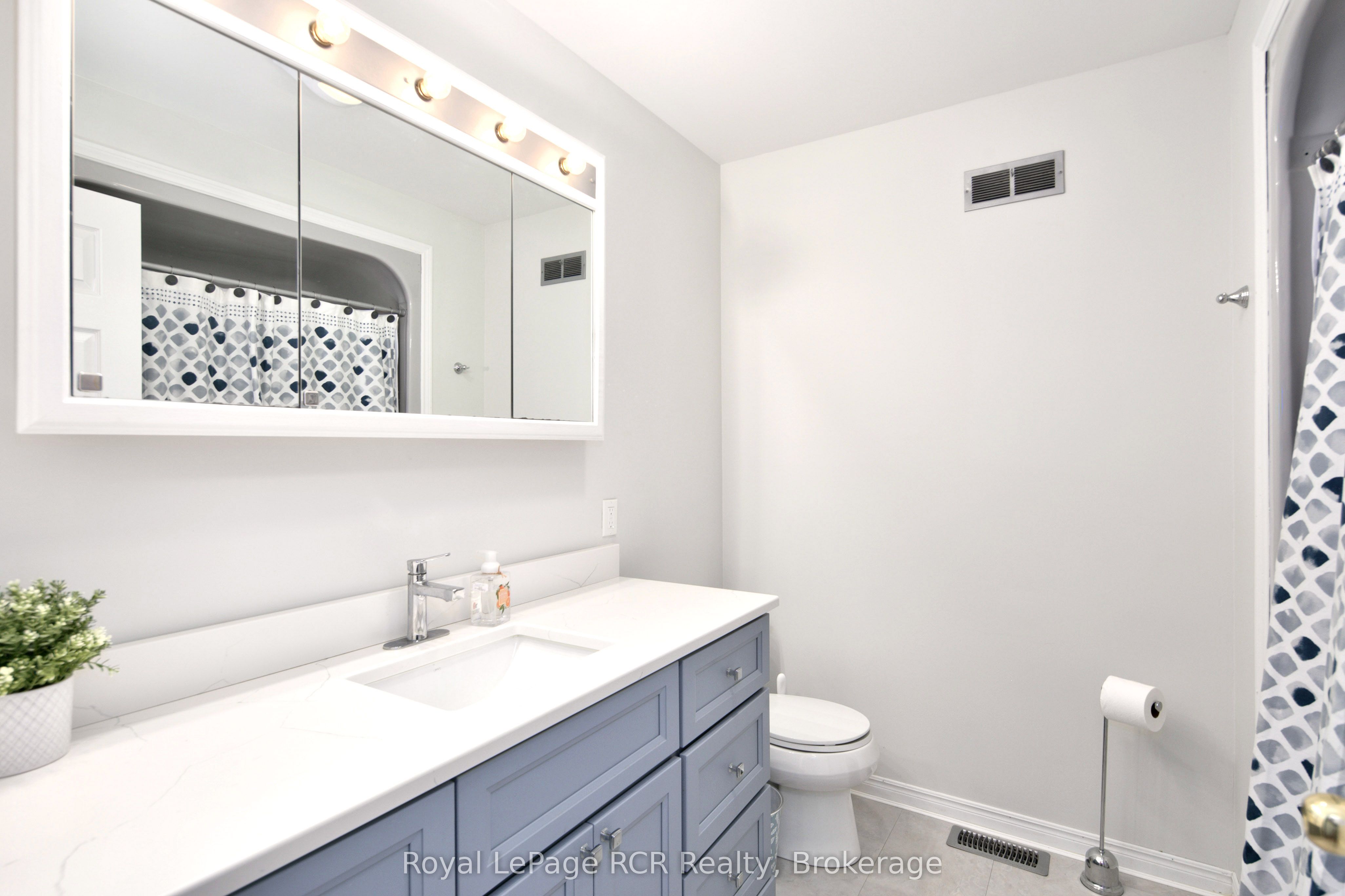 935 27th Street W, Georgian Bluffs, ON N4K 0G3
