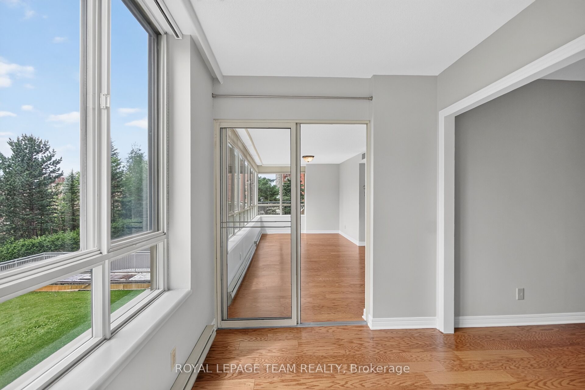 100 Grant Carman Drive 201, Cityview - Parkwoods Hills - Rideau Shore, ON K2E 8B8