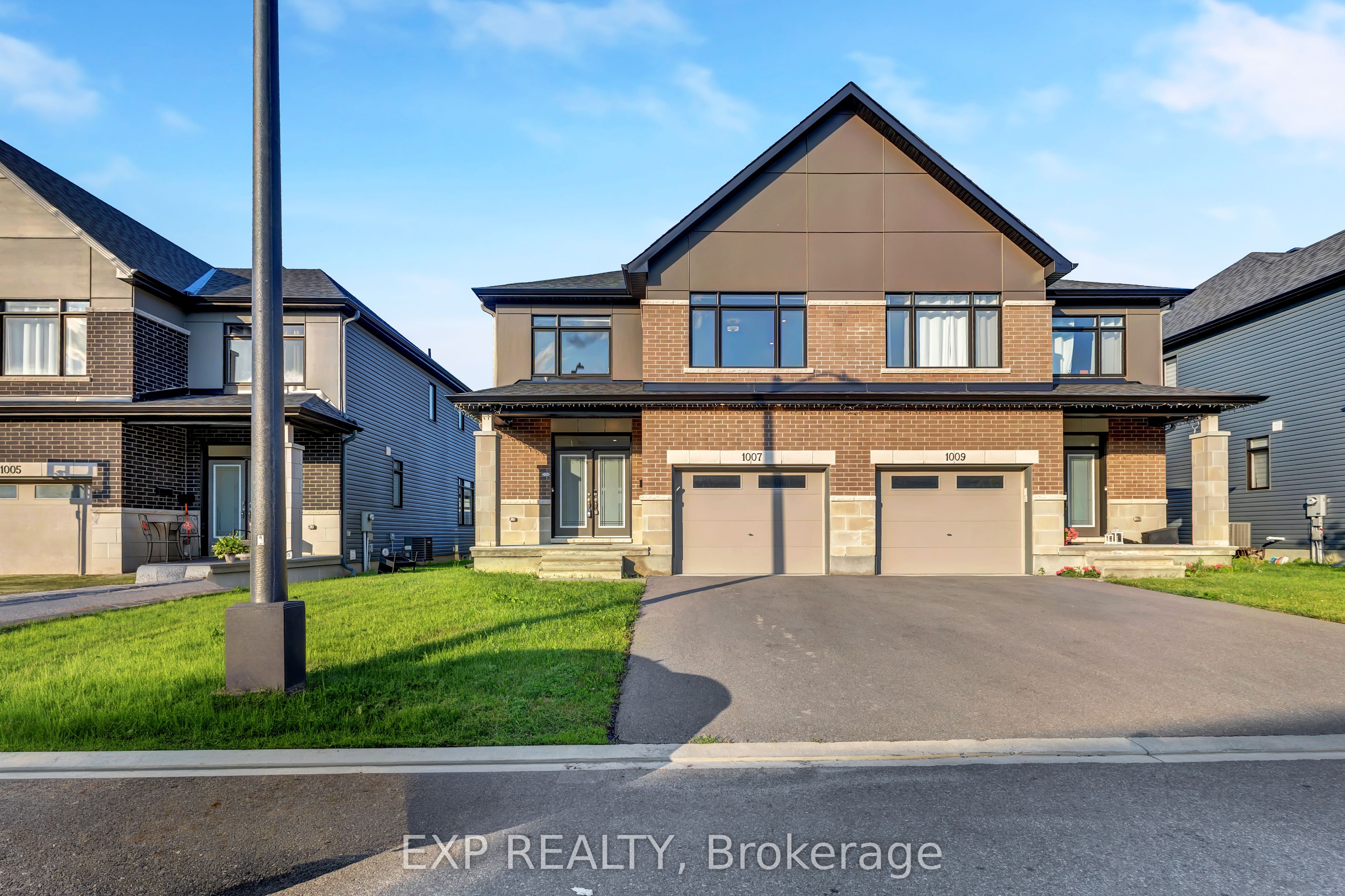 1007 Hydrangea Avenue, Blossom Park - Airport and Area, ON K4M 0L4