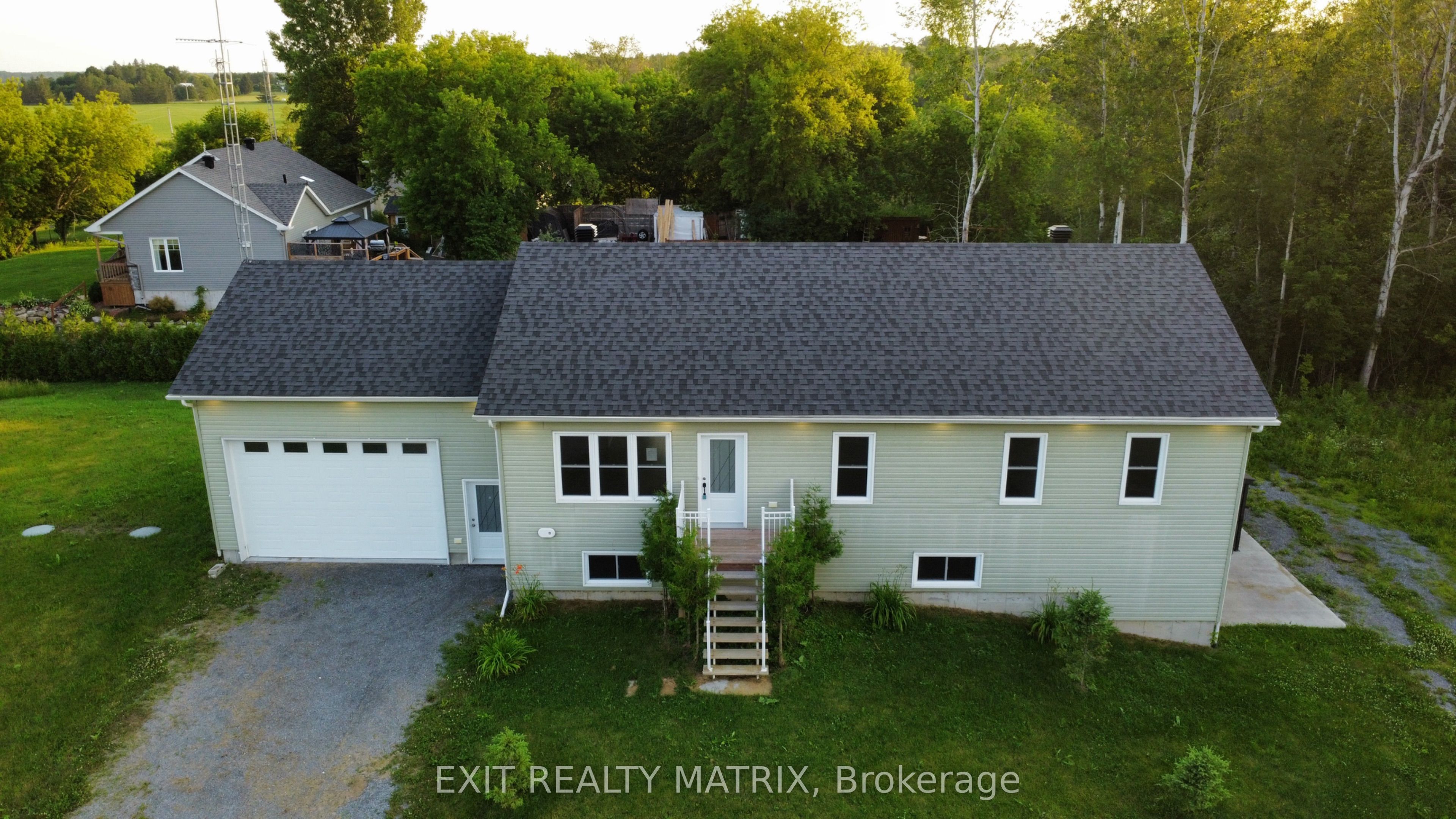 21992 Beauchamp Drive, South Glengarry, ON K0C 1Z0