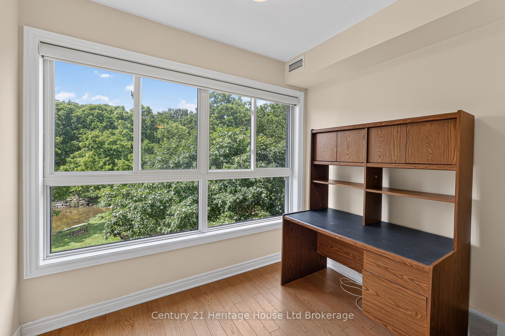 46 Canterbury Street 306, Ingersoll, ON N5C 1C4