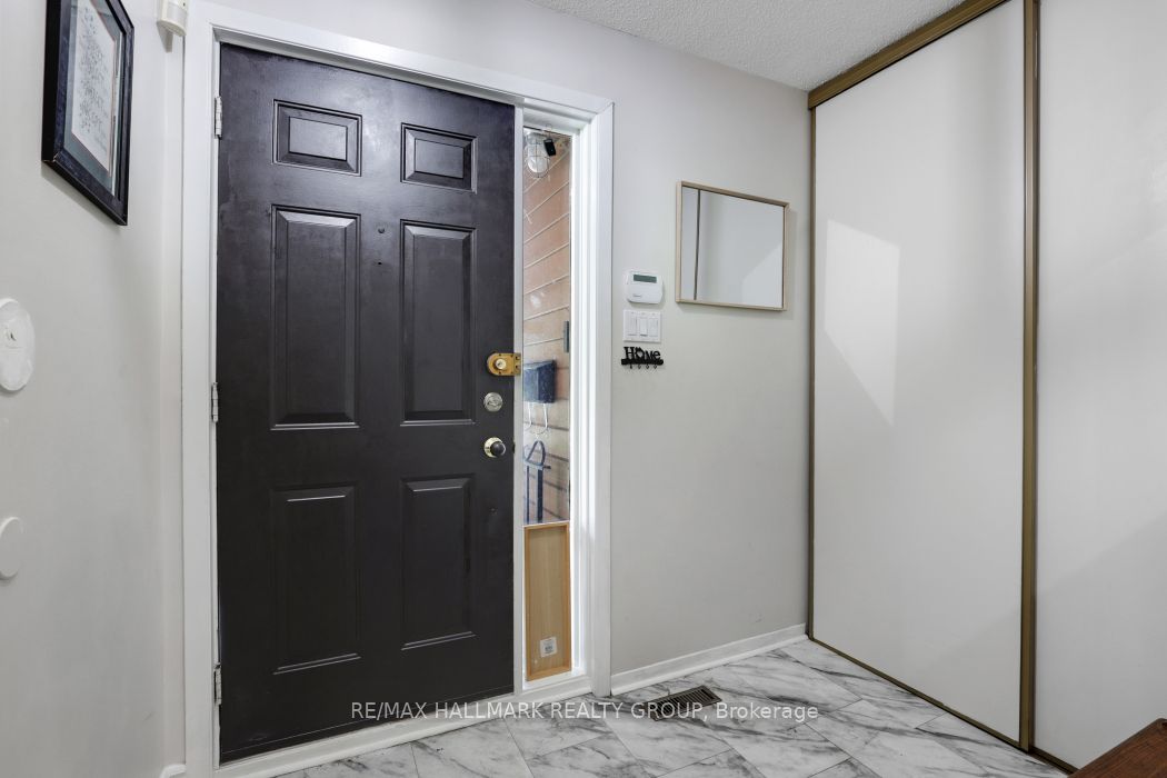 308 Lafontaine Avenue, Vanier and Kingsview Park, ON K1T 3A4