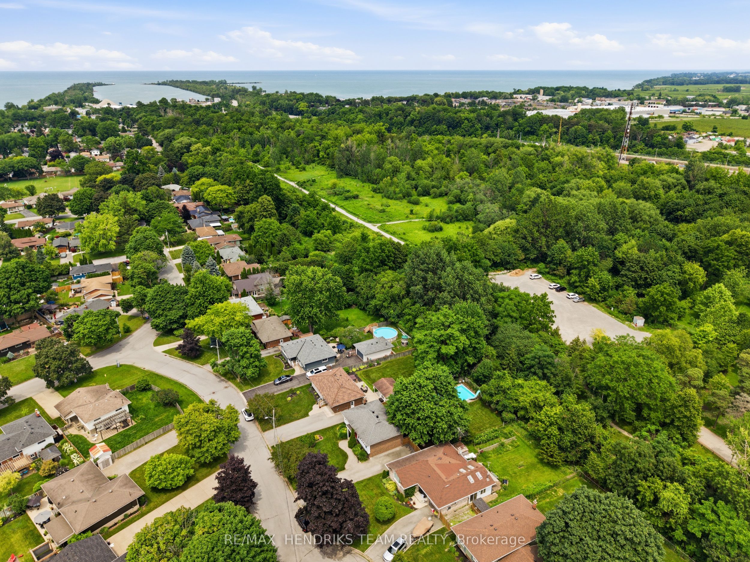 8 Tudor Gate Place, St. Catharines, ON L2M 1K6