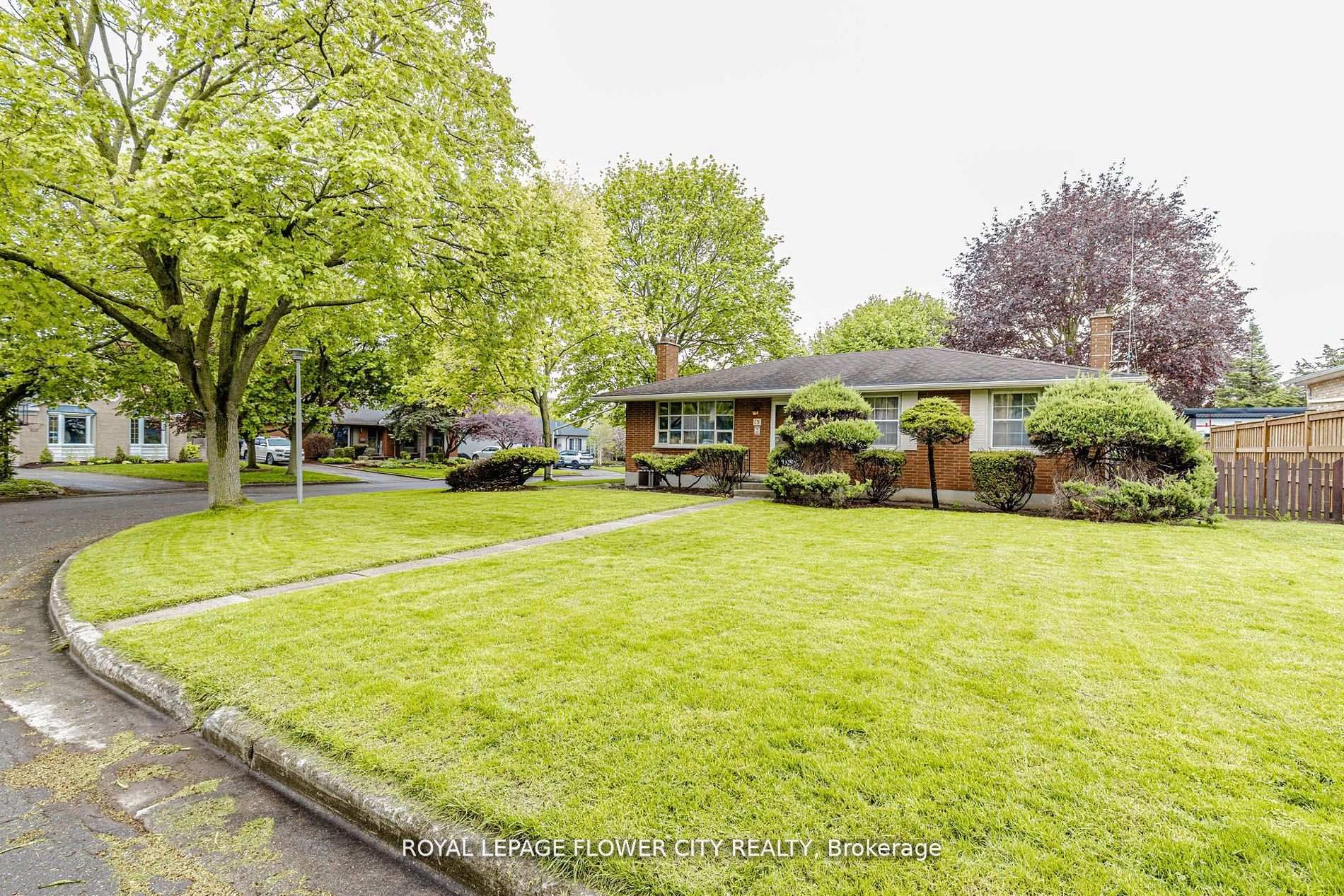 15 Cumberland Crescent, London North, ON N5X 1B7