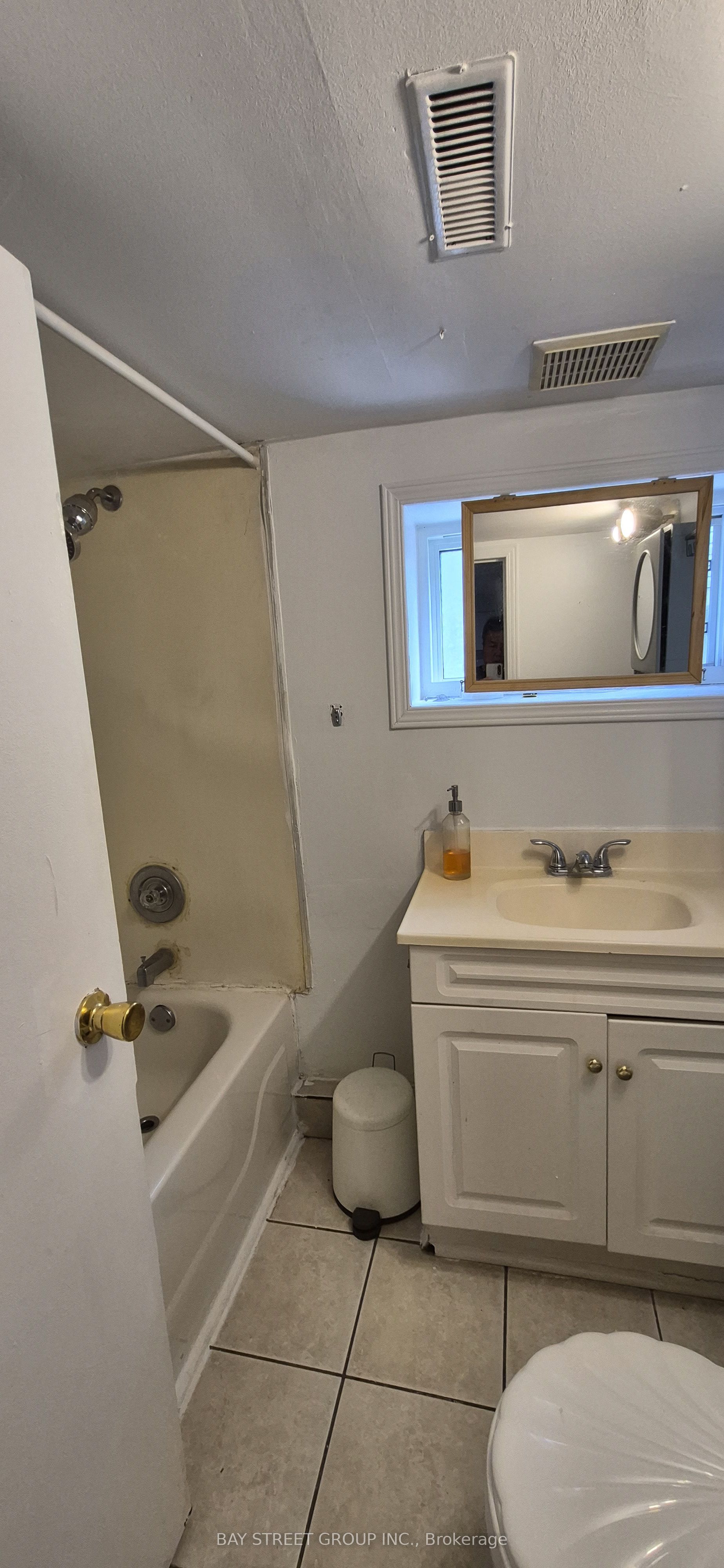 125 Broadway Avenue, Hamilton, ON L8S 2W2