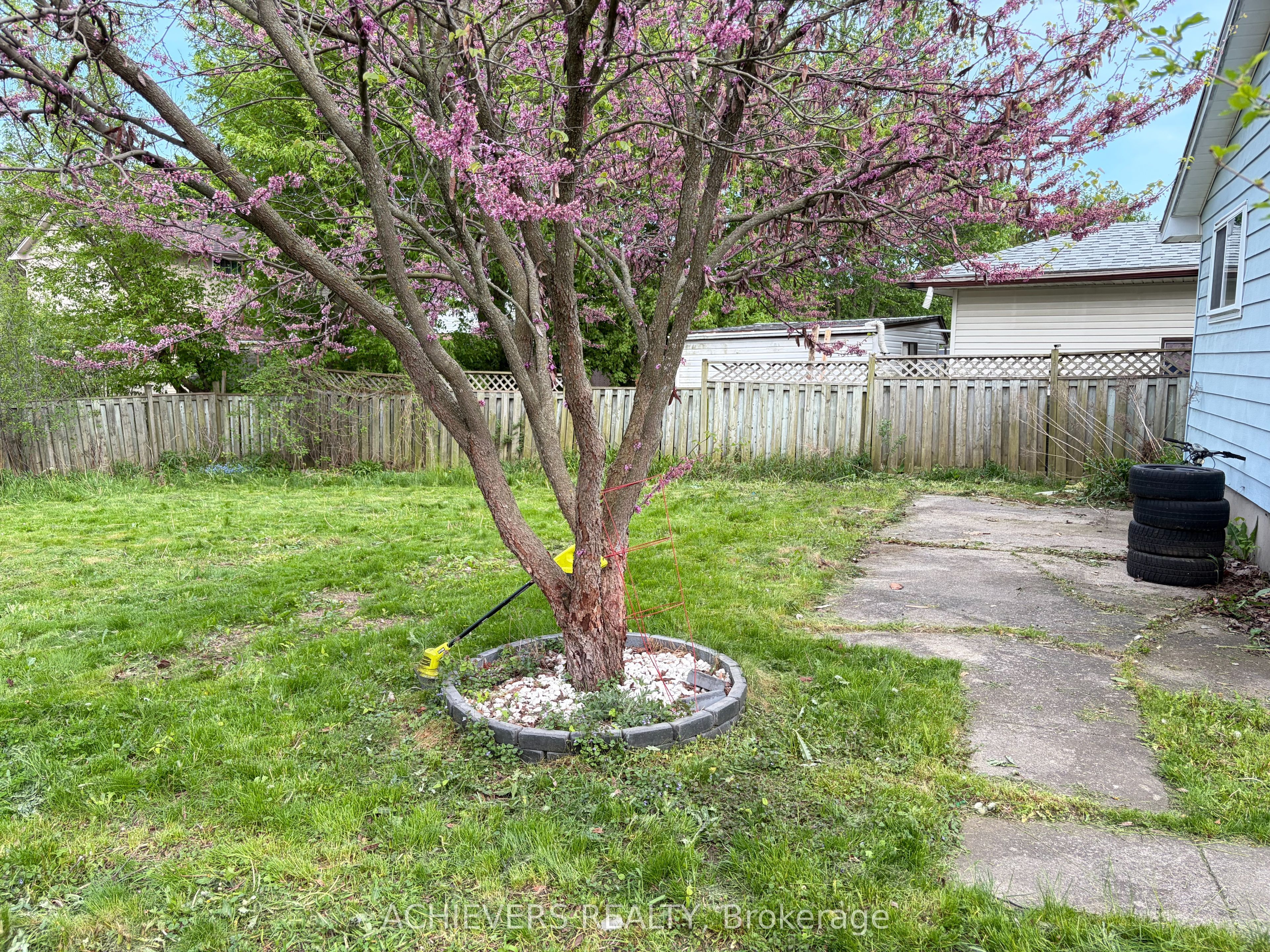 176 Culver Crescent, London East, ON N5V 3G7