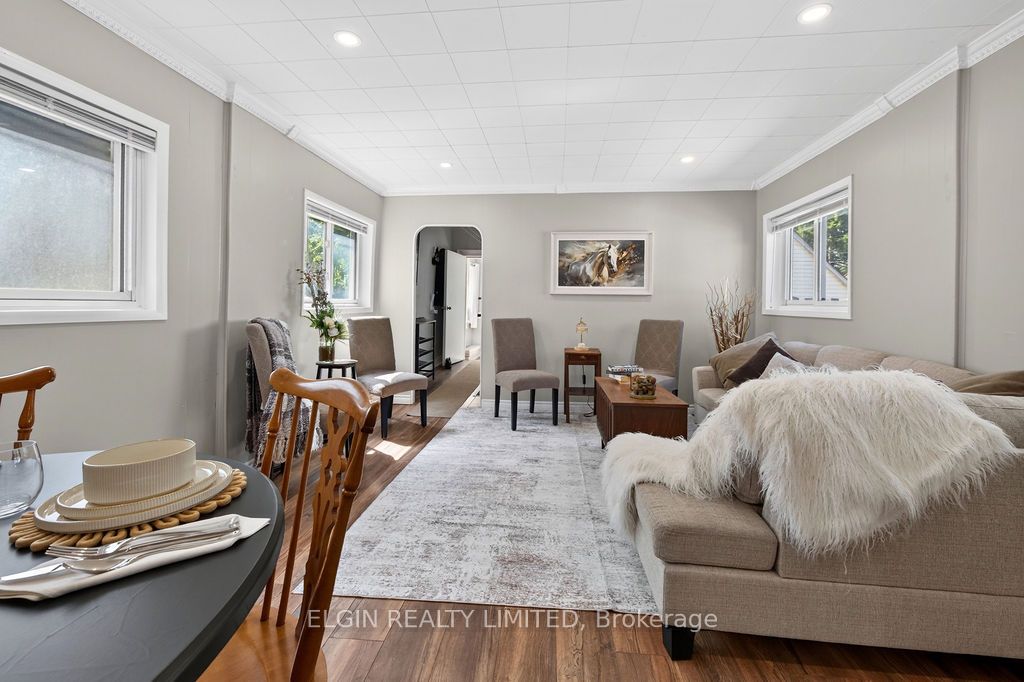 28 Walnut Street, St. Thomas, ON N5R 2Y6