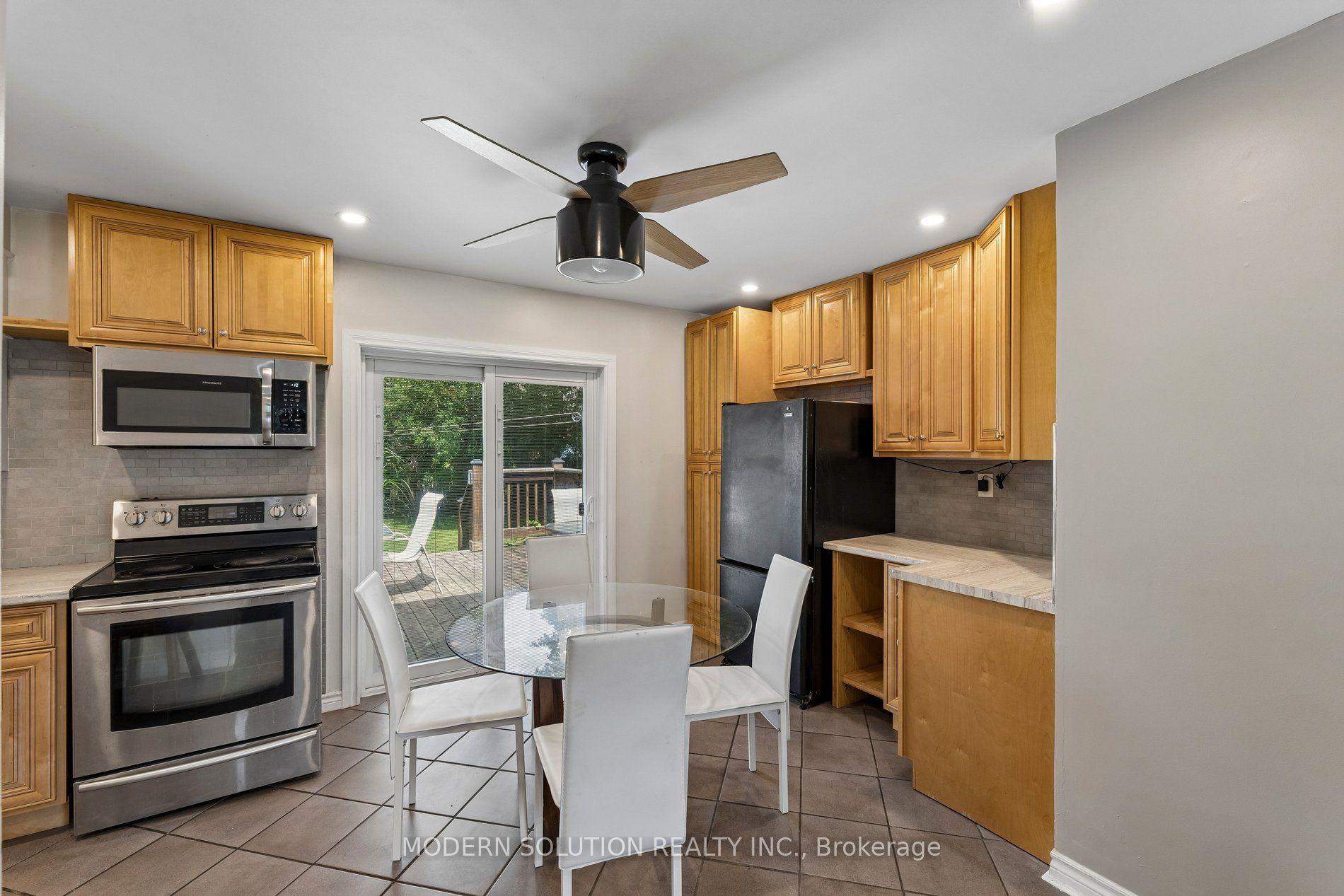 61 Godfrey Drive, London East, ON N5V 2E8