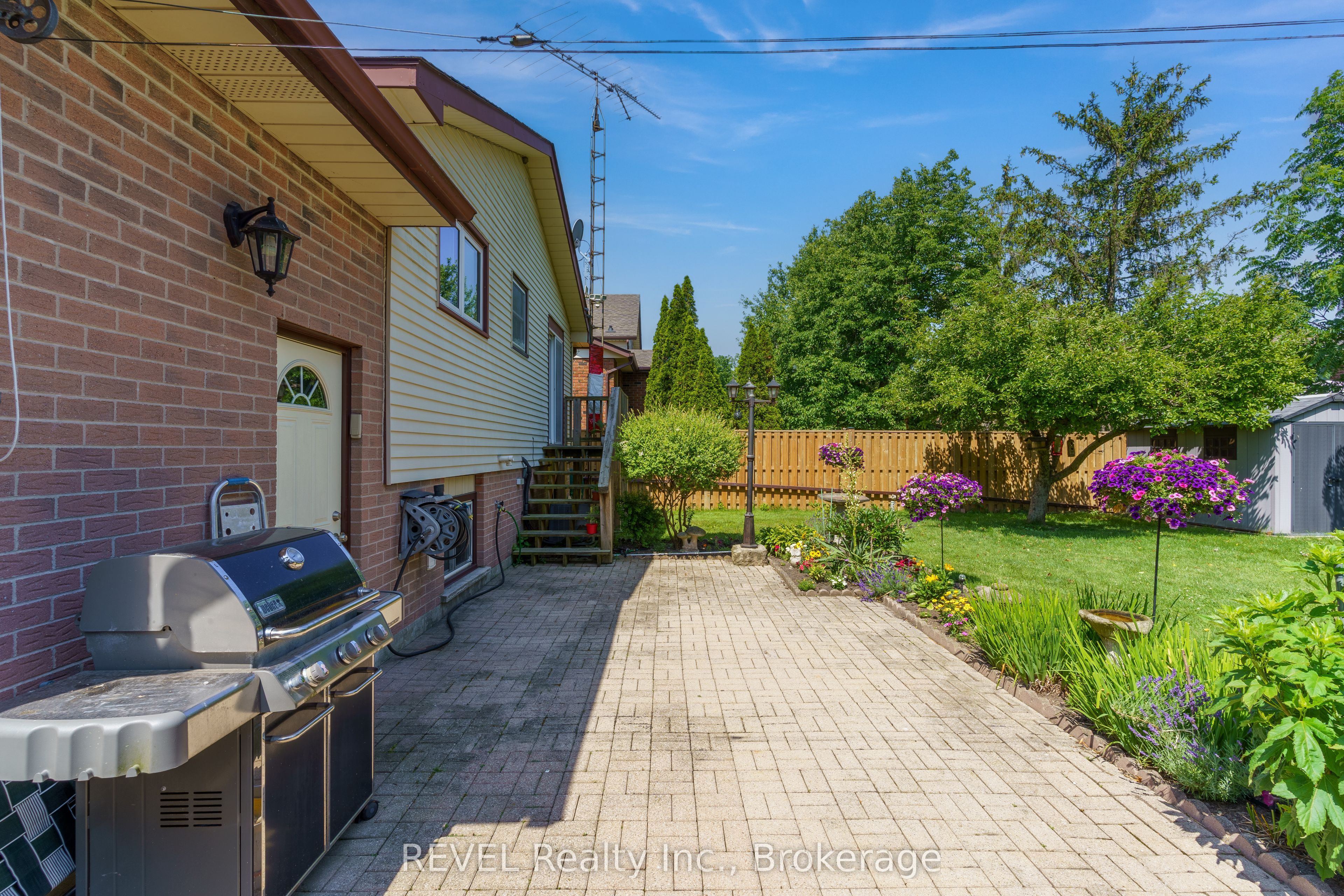 323 Barrick Road, Port Colborne, ON L3K 4B6
