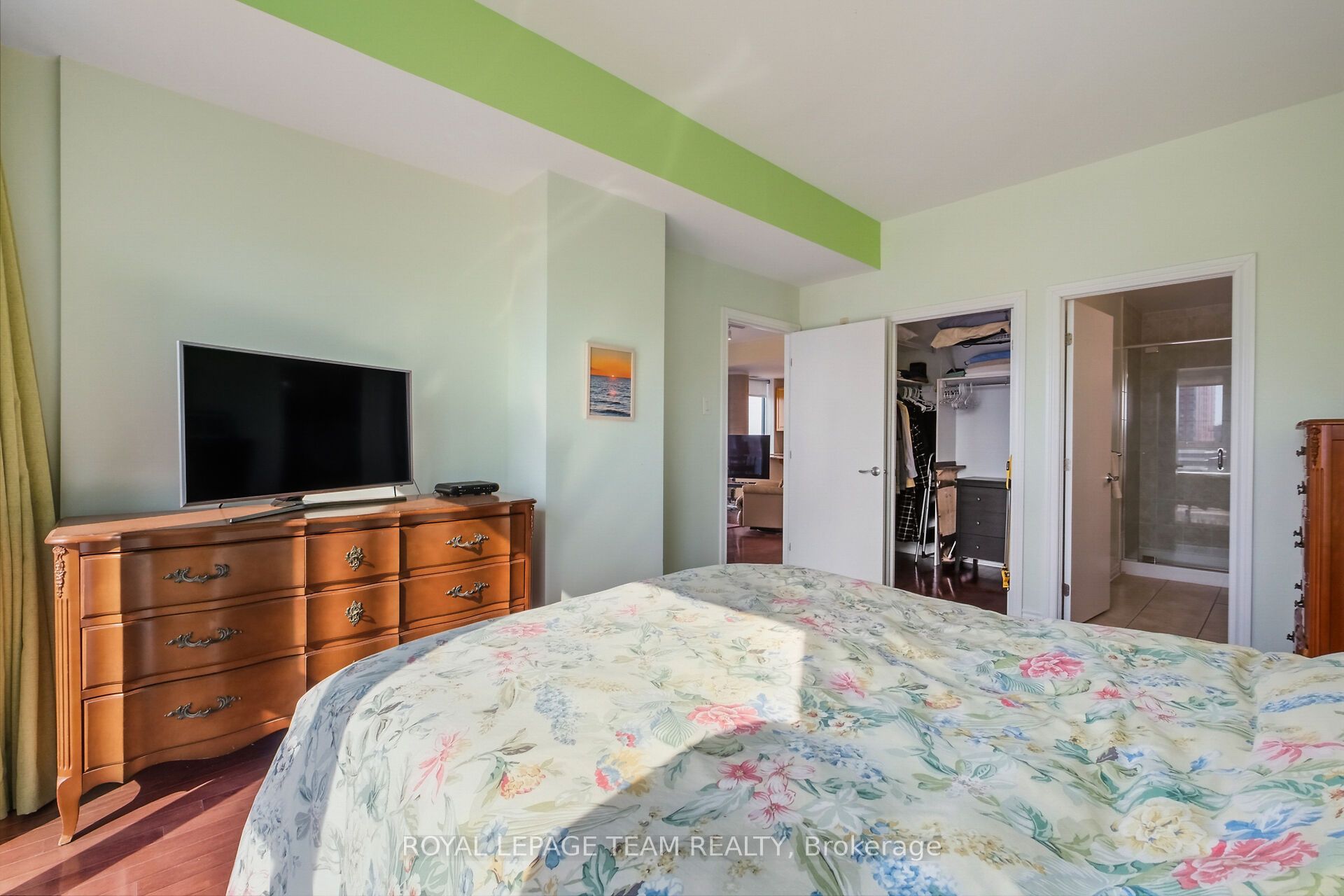 200 Lett Street 1004, West Centre Town, ON K1R 0A7