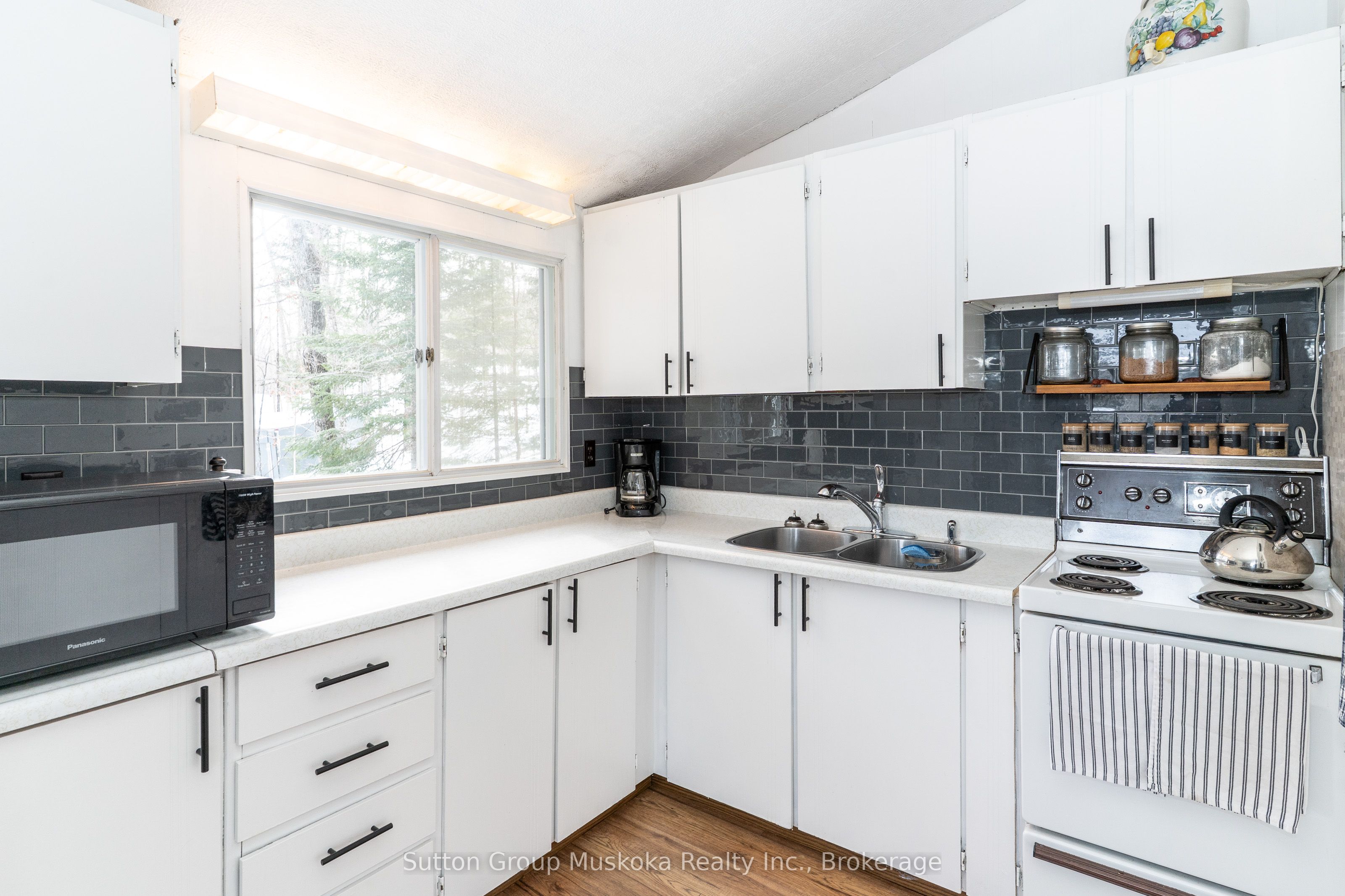 879 Relative Road, Armour, ON P0A 1C0